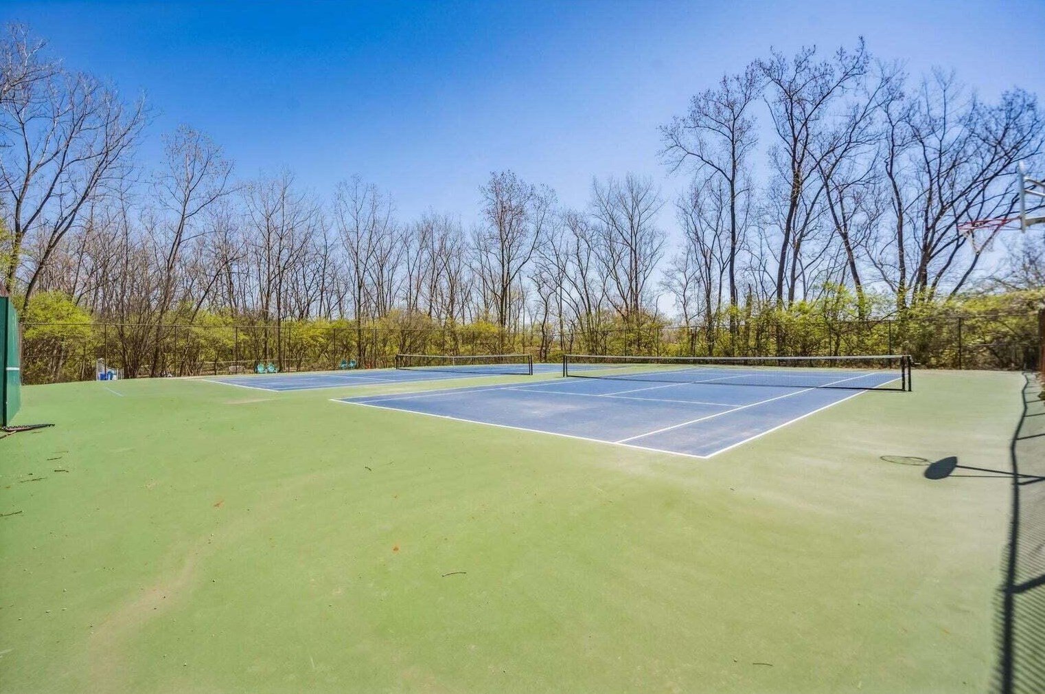 1203 Lake Shore Dr, Columbus OH 43204-4872 exterior