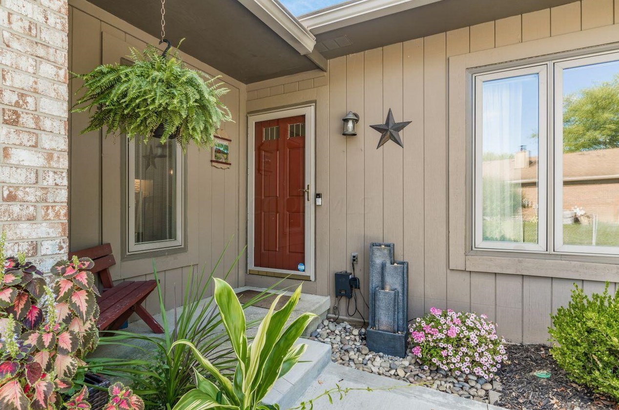 673 Grist Run Rd, Westerville, OH 43082