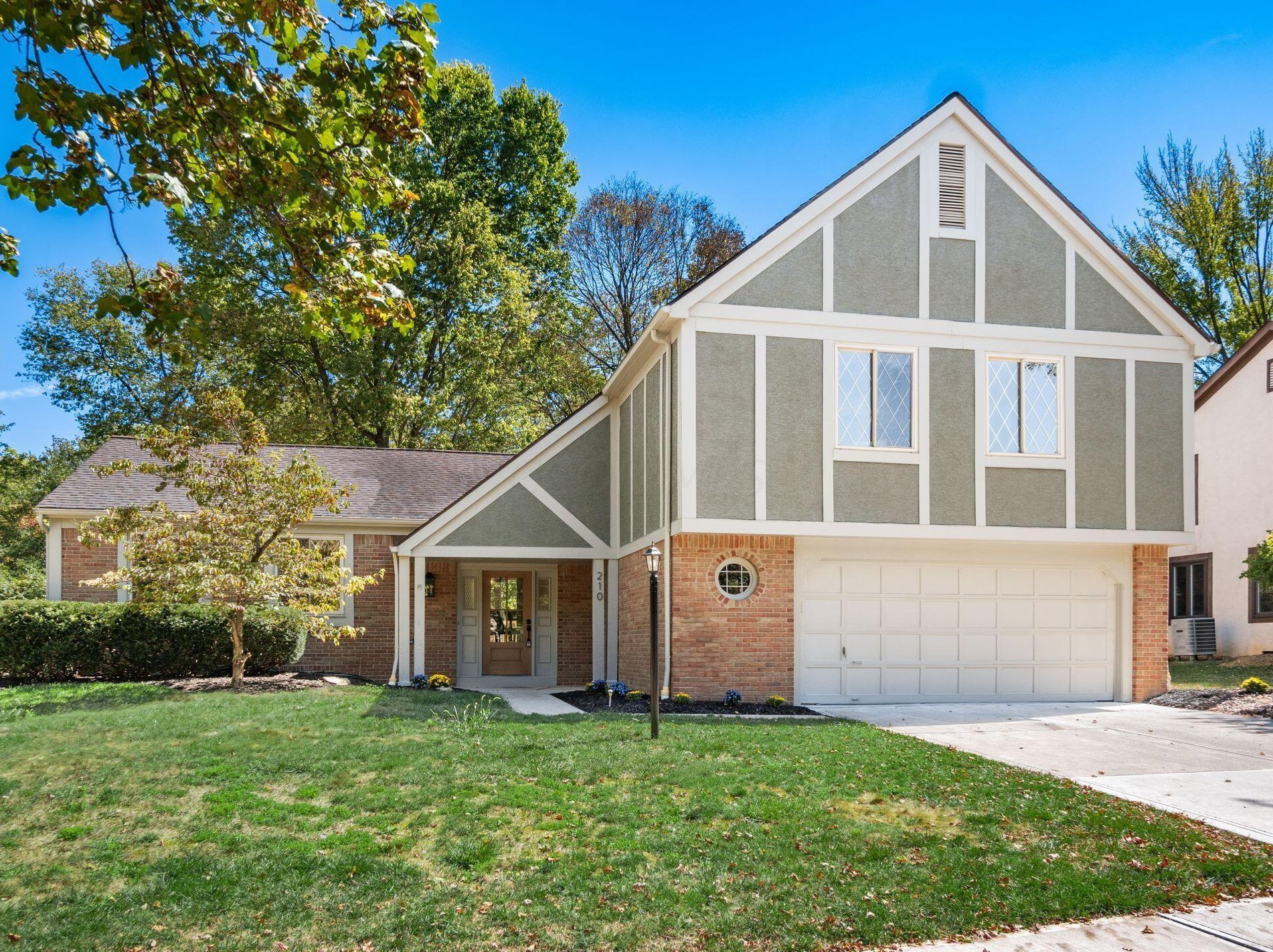 210 Monterey Dr, Dublin, OH 43017
