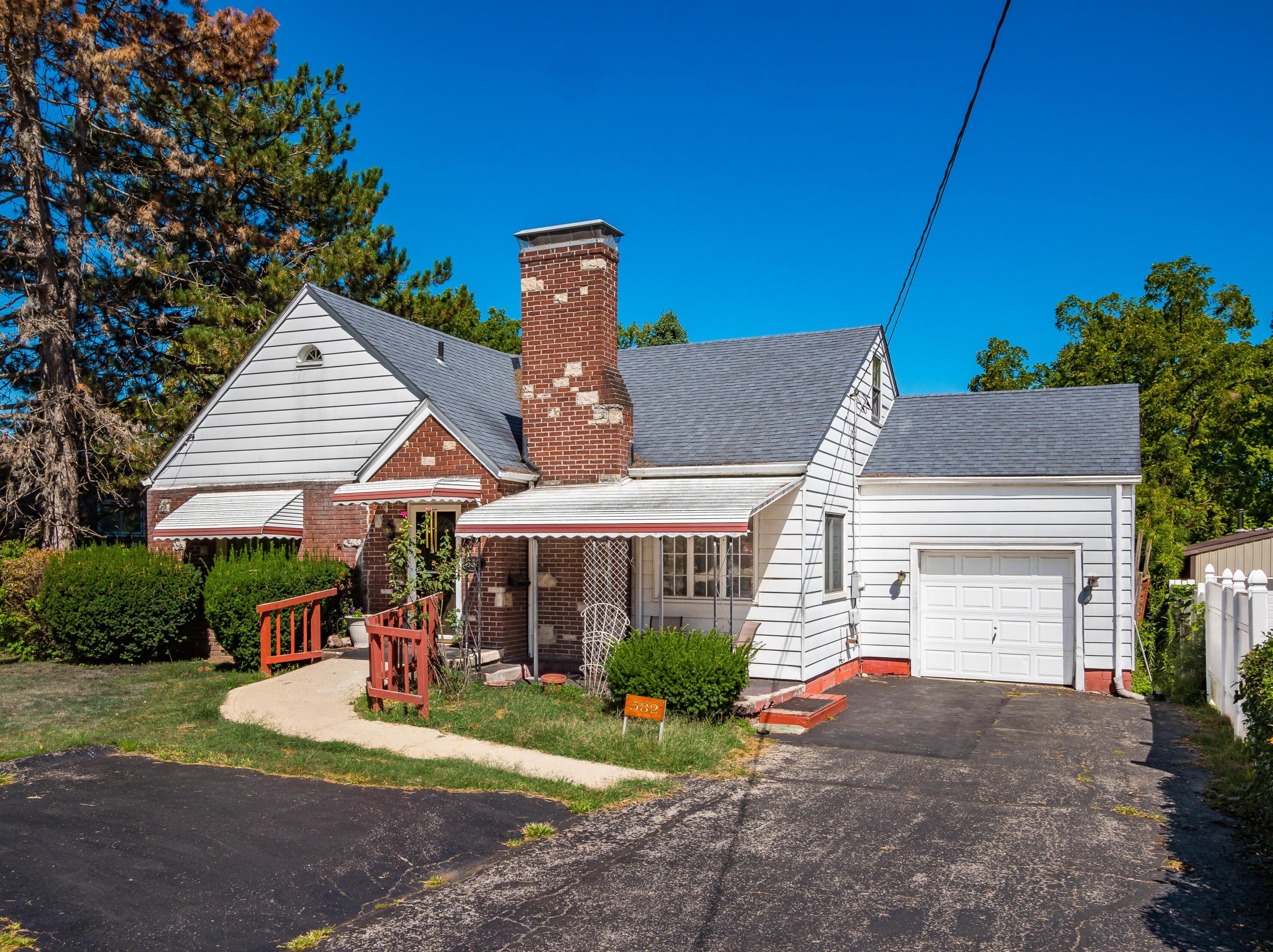 532 W William St, Delaware, OH 43015