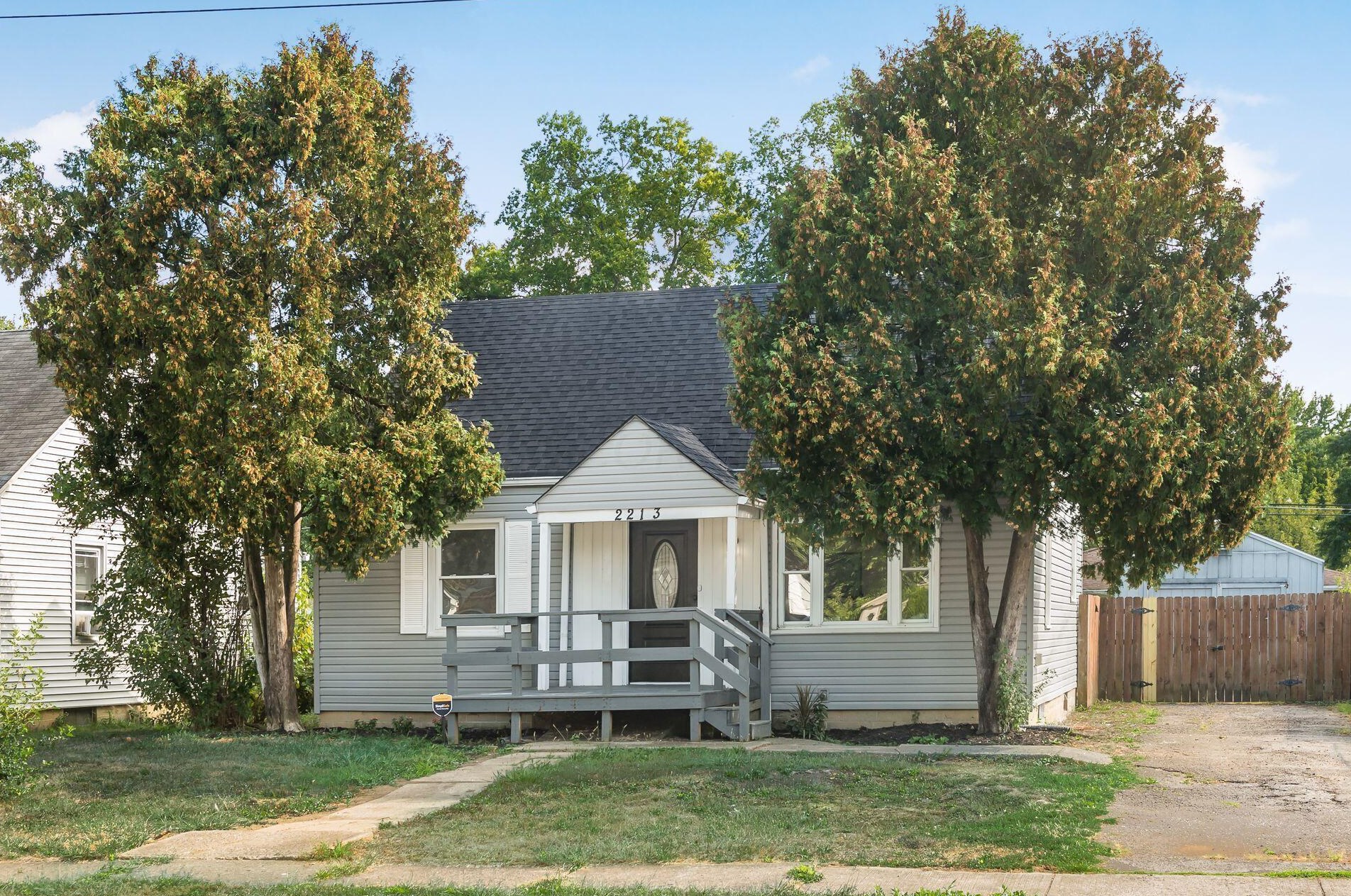 2213 Earl Ave, Columbus, OH 43211-1821