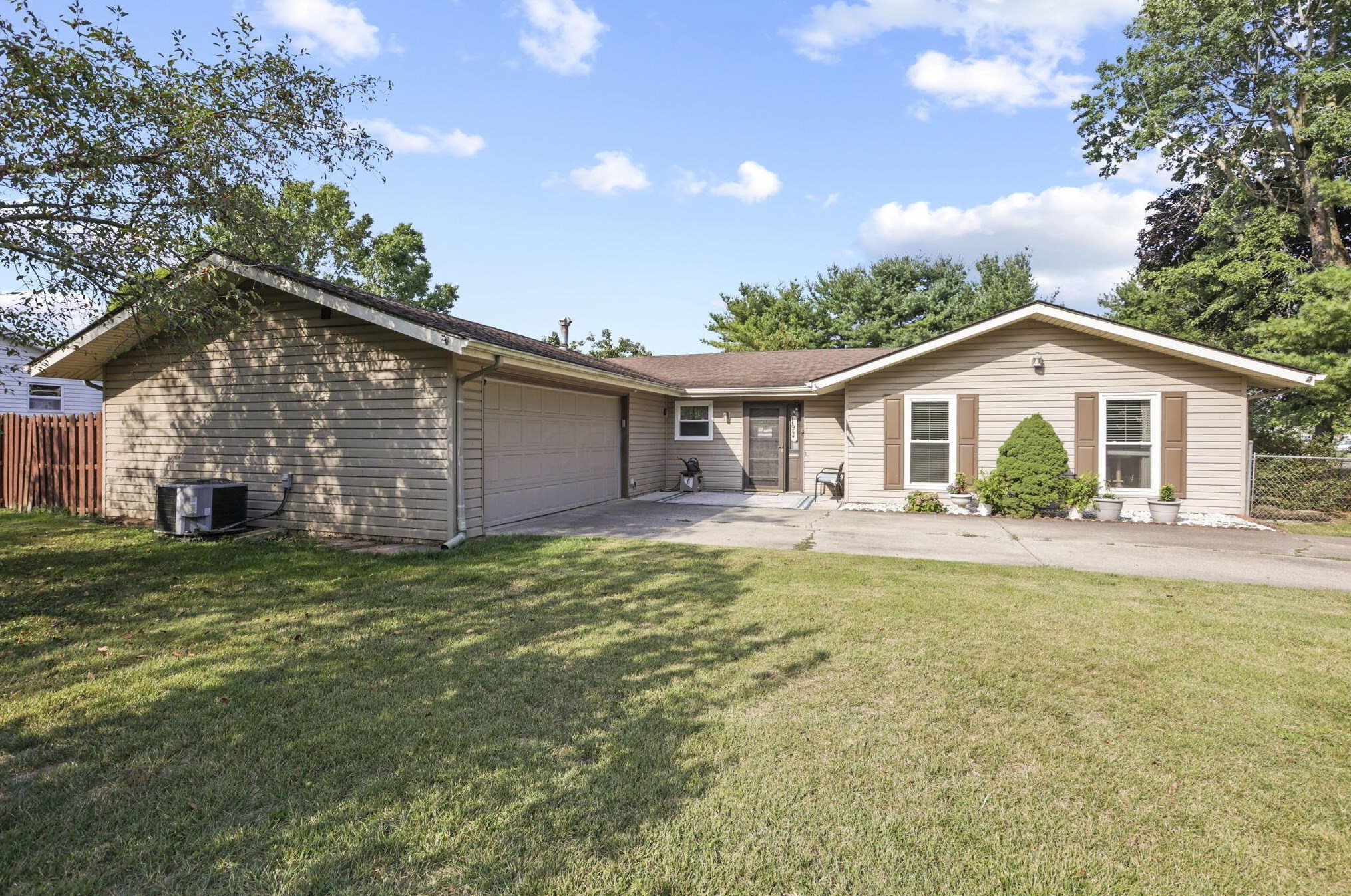193 Pat Haven Dr, Pataskala, OH 43062