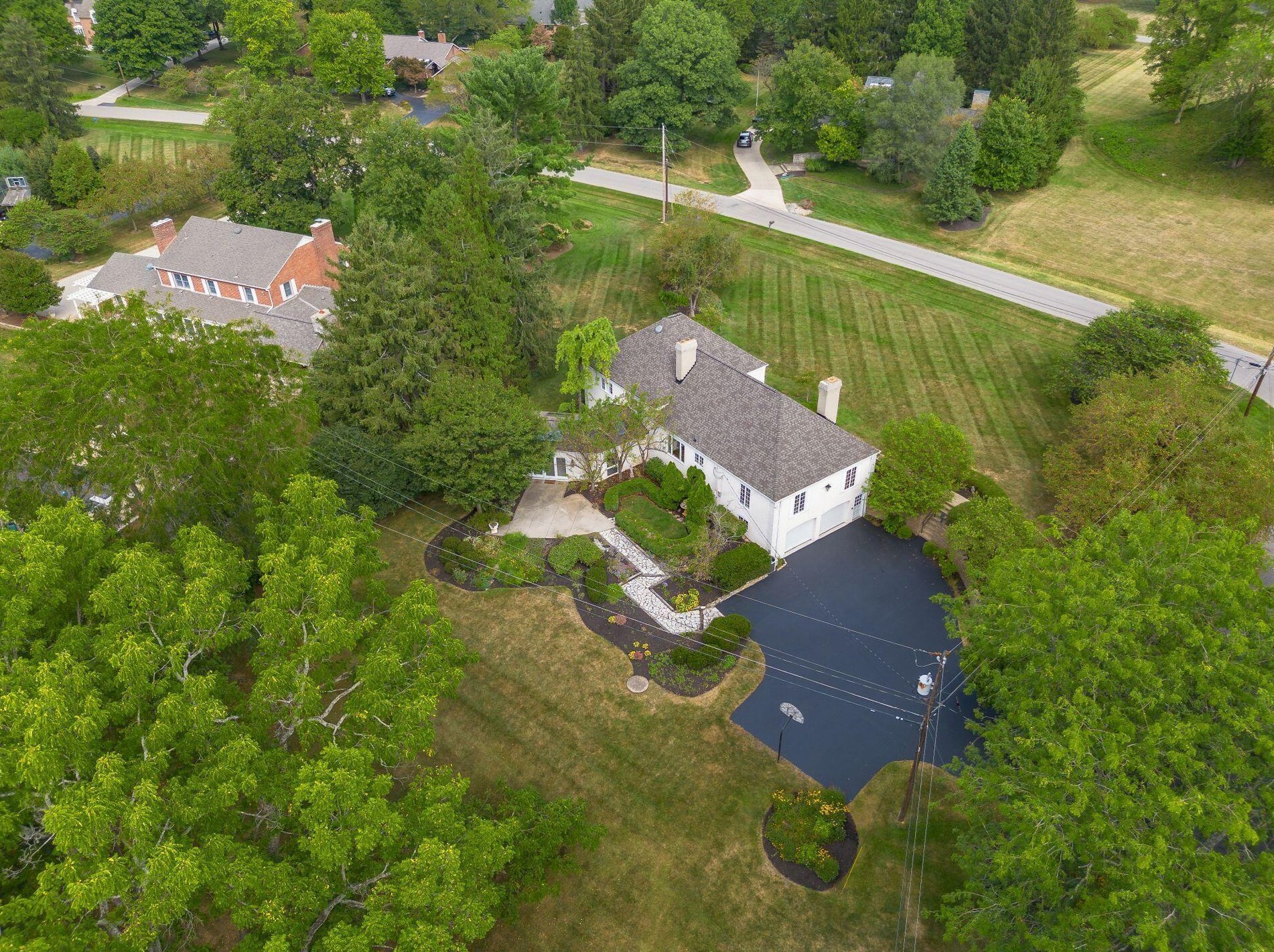 6515 Plesenton Dr S, Sharon Township, OH 43085