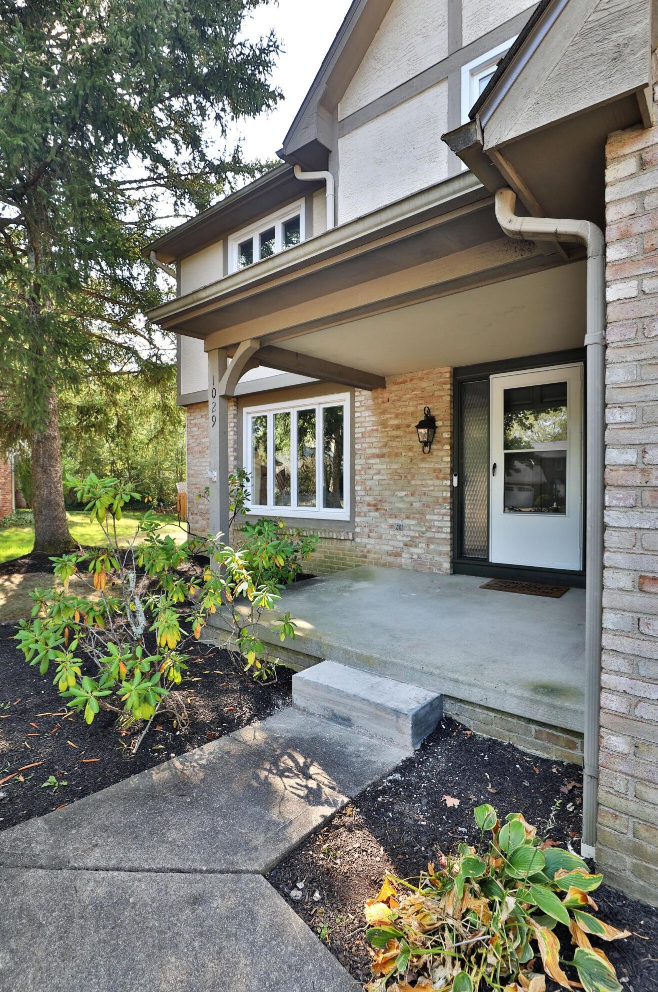1029 Autumn Crest Ct, Westerville, OH 43081