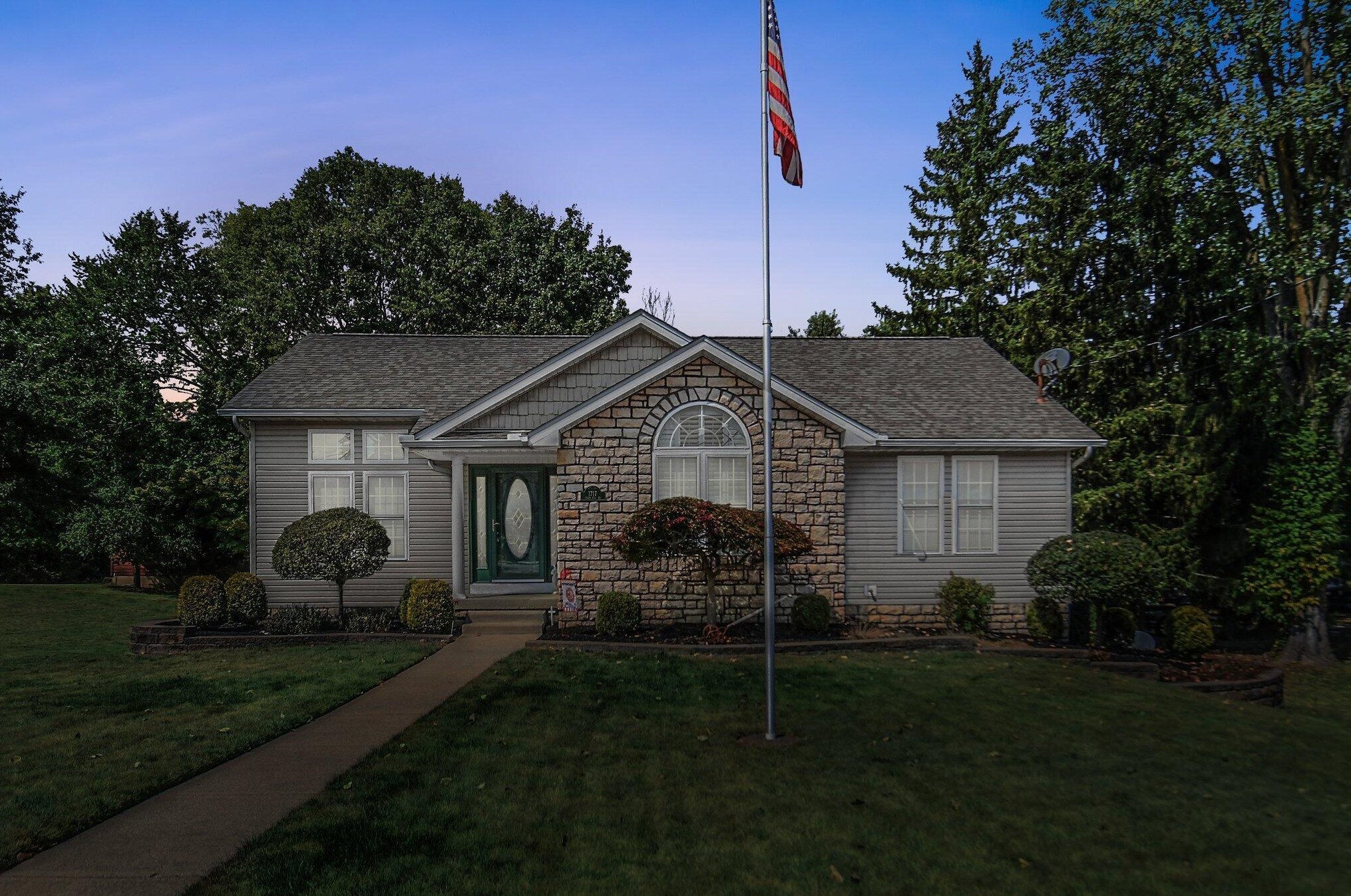 1717 Cedar Hill Rd, Lancaster, OH 43130