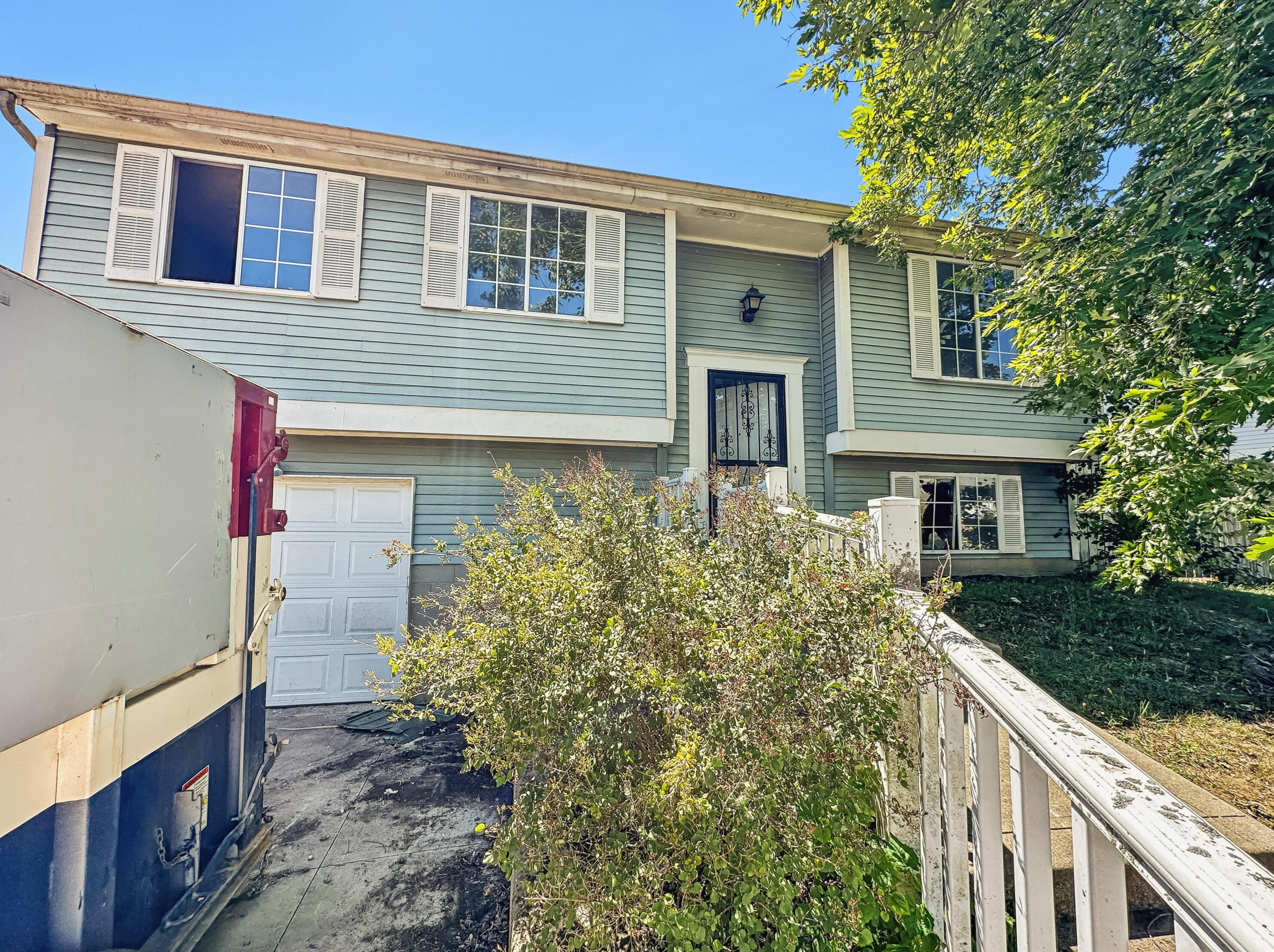 2739 Moonlight Ln, Columbus, OH 43207-4654