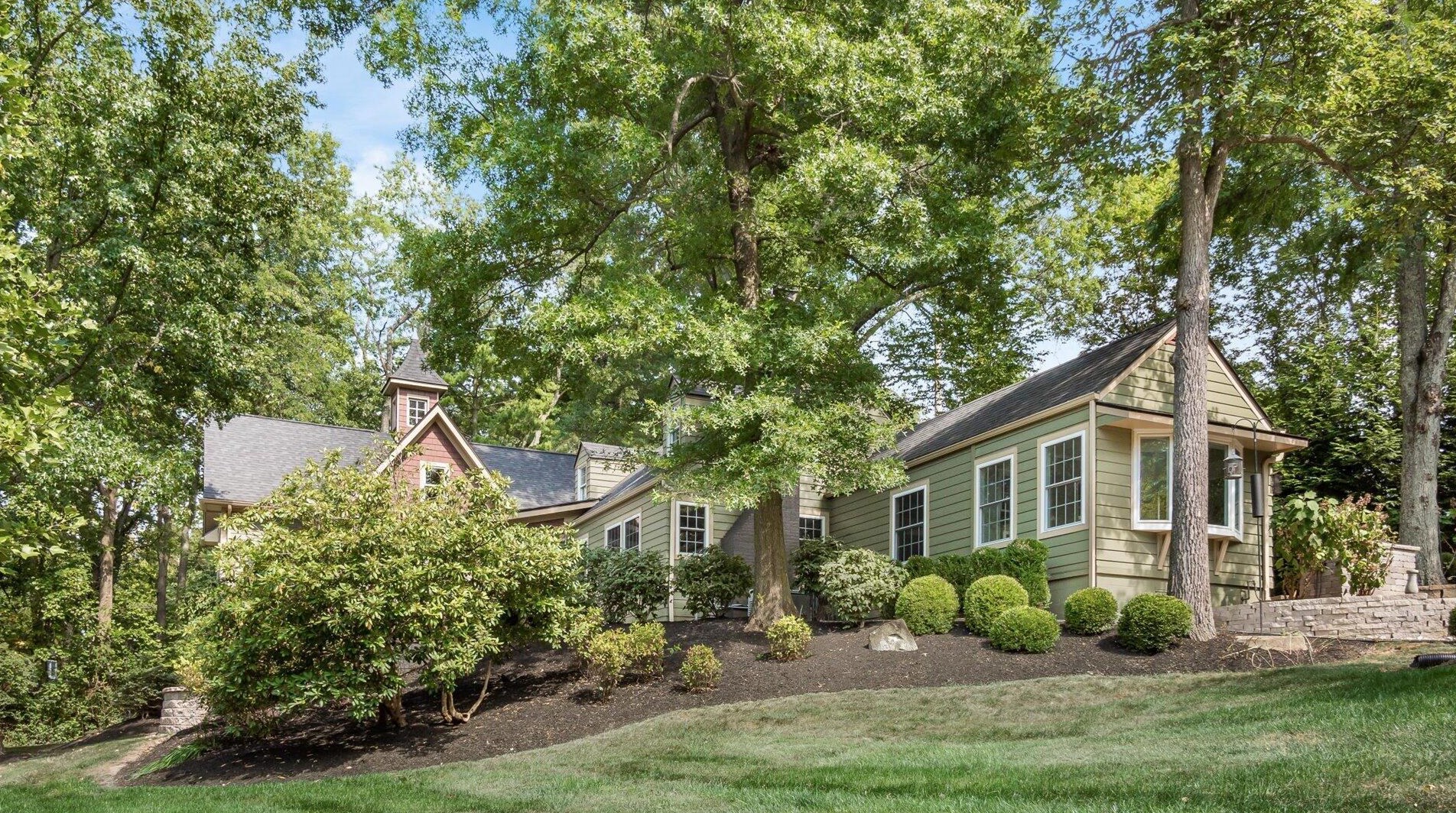 964 Burg St, Granville, OH 43023-1087