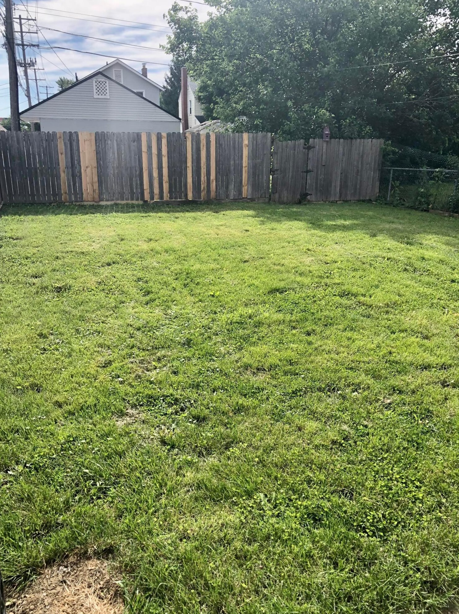 570 Roys Ave, Columbus, OH 43204-2446