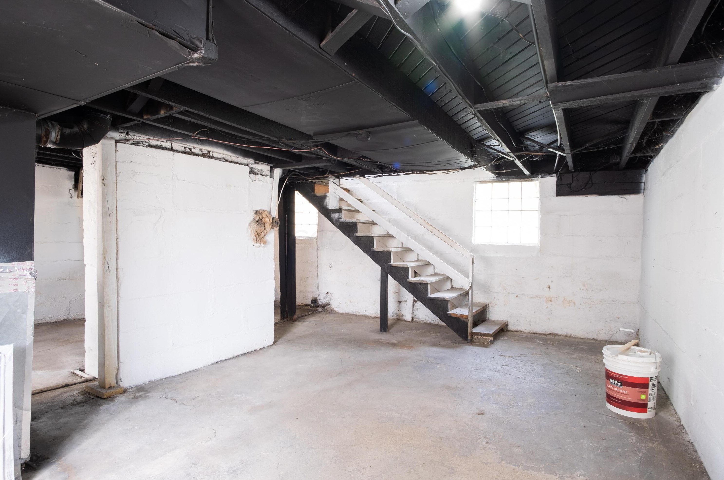 1521 Hamlet St, Columbus OH 43201-3537 exterior