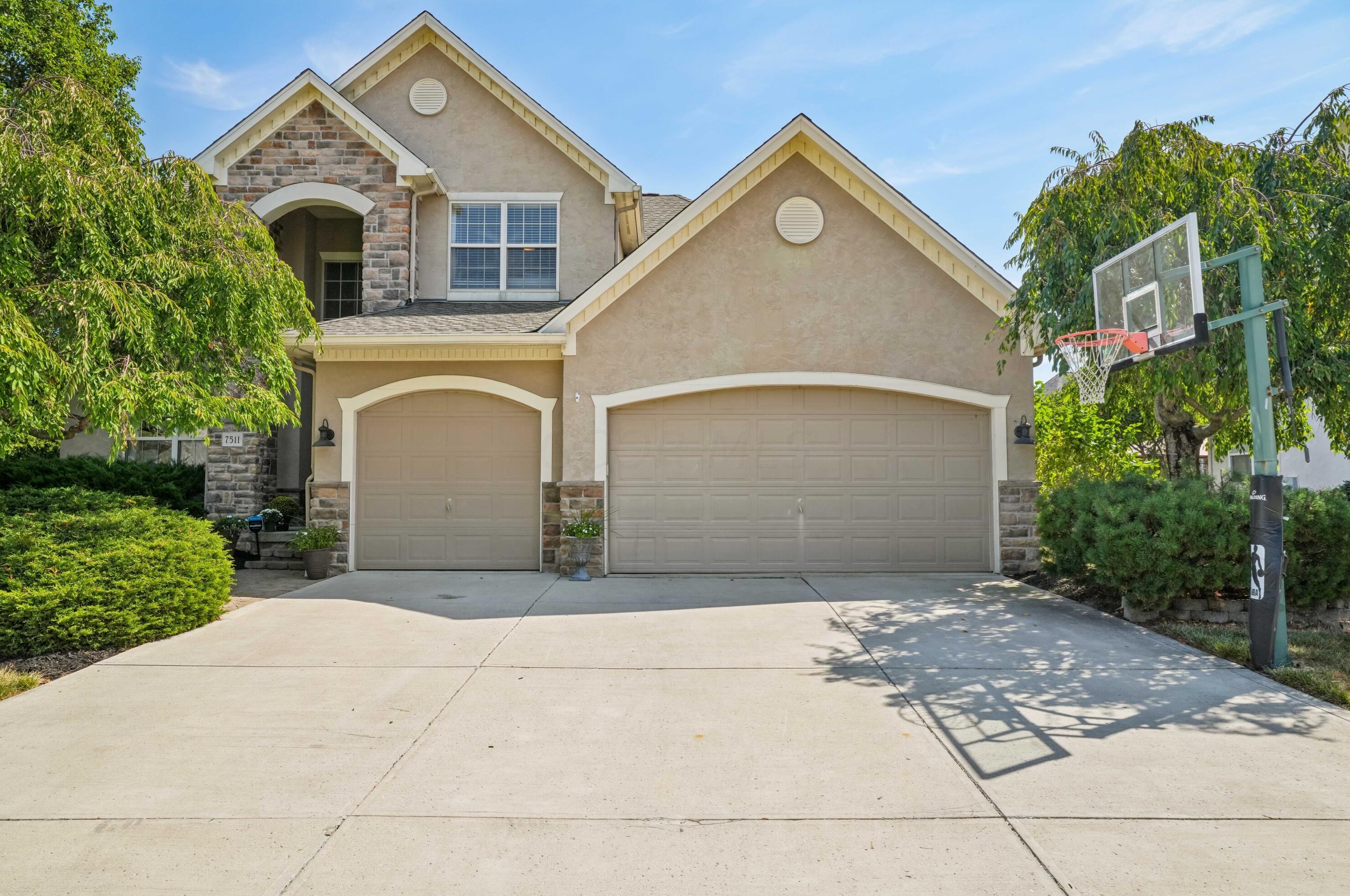 7511 Coachmen Ln, Delaware, OH 43015