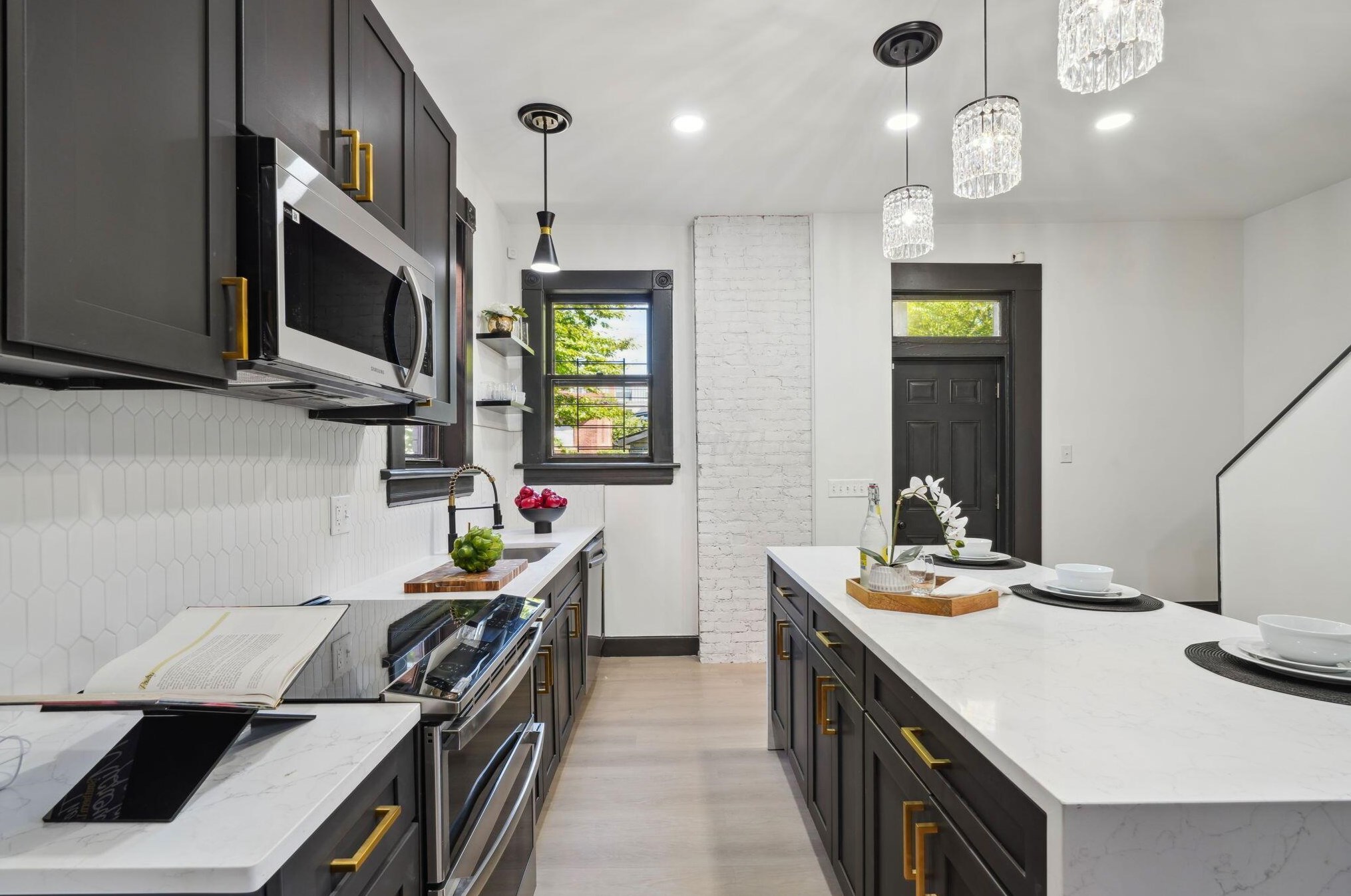 914 Franklin Ave, Columbus OH 43205-1240 exterior