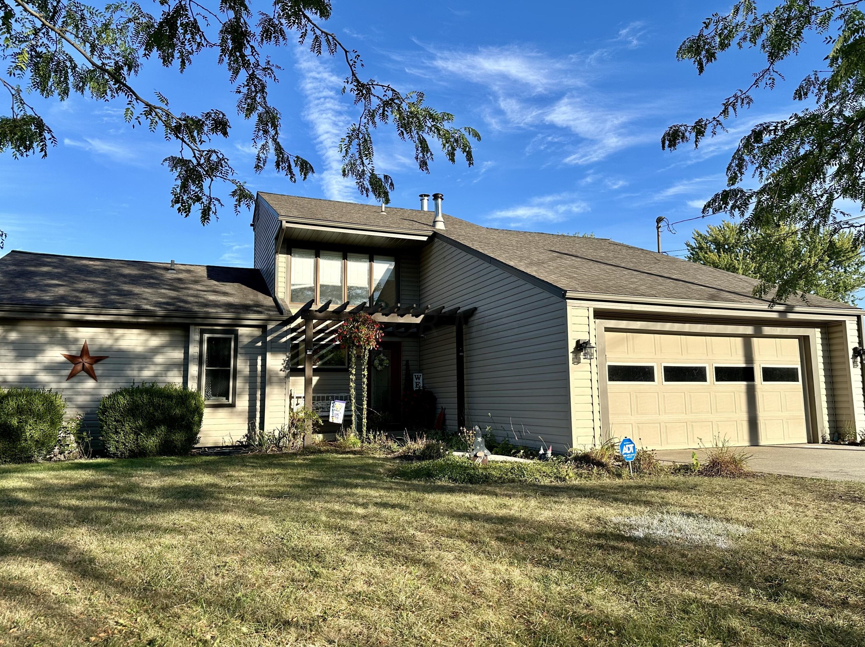 1985 Huron Dr, London, OH 43140