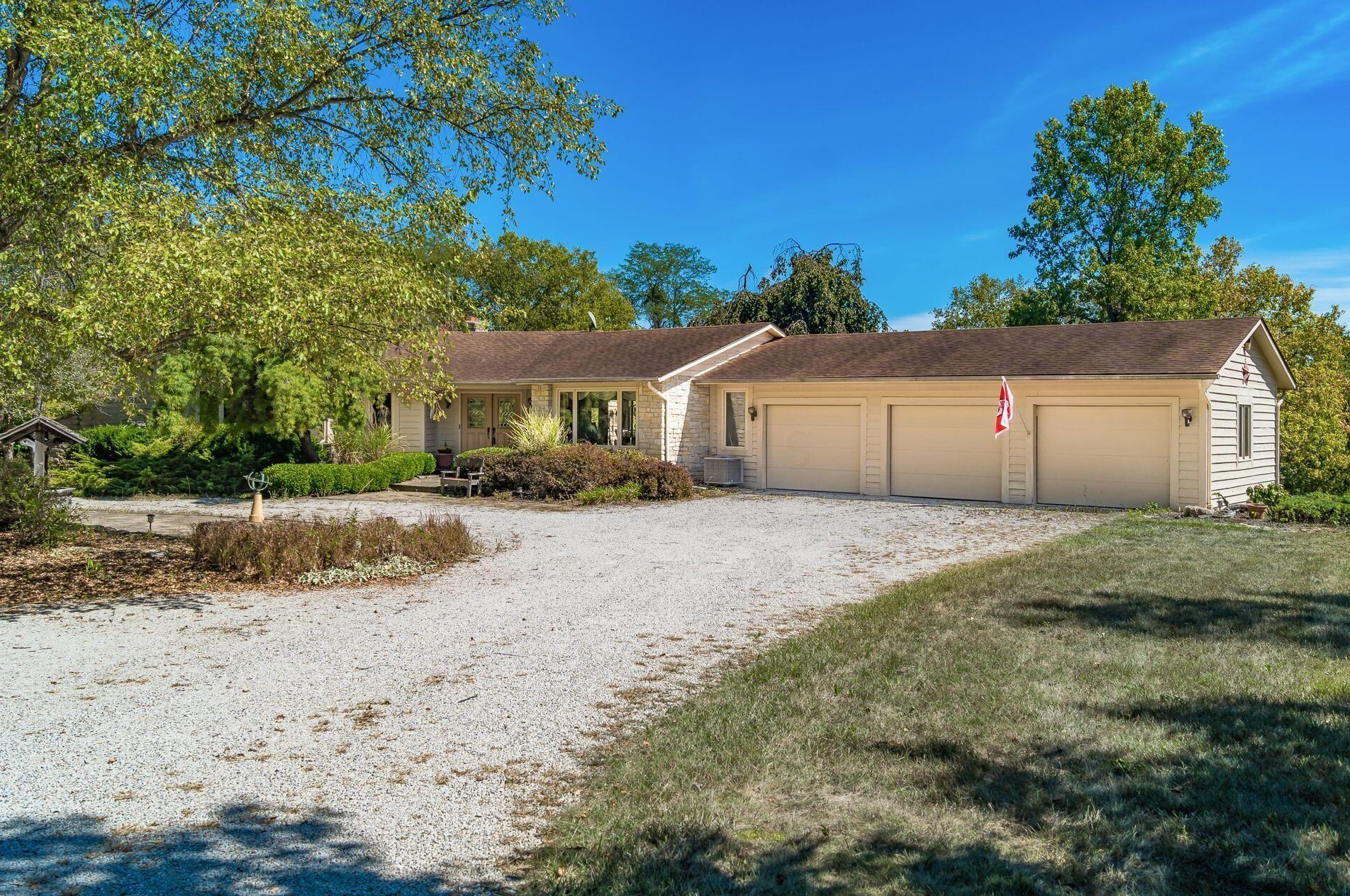 6222 Lambert Rd, Orient, OH 43146