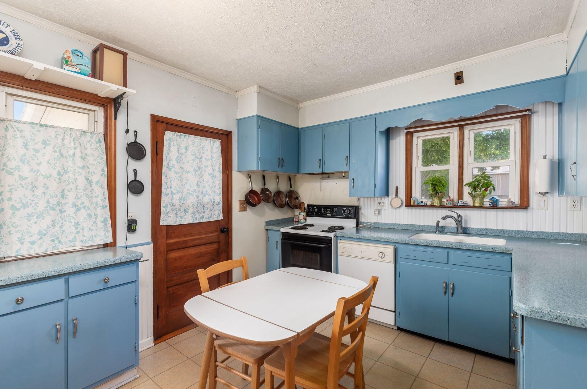 262 Hayes St, Delaware, OH 43015