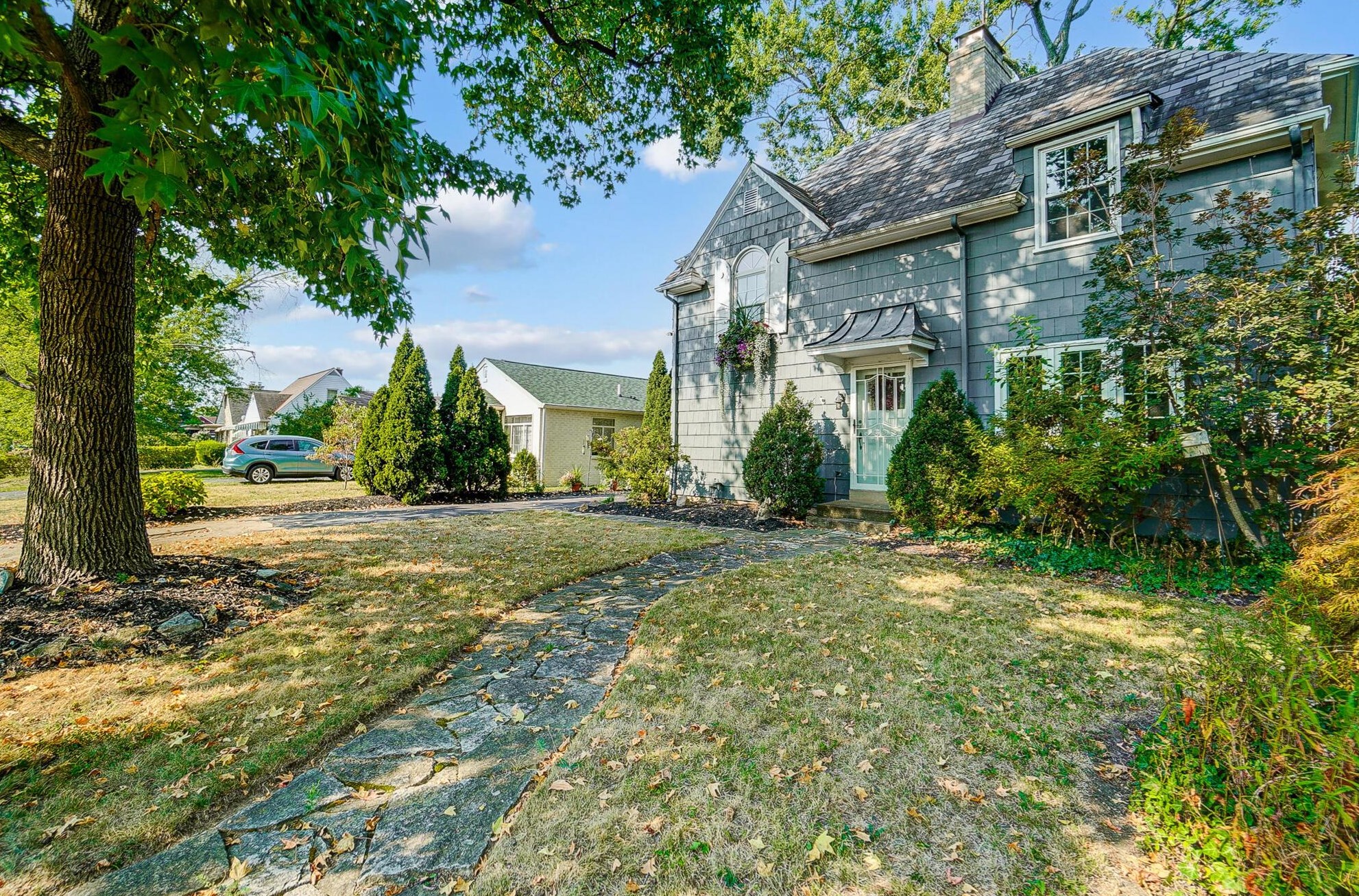 1461 Studer Ave, Columbus, OH 43206-3759