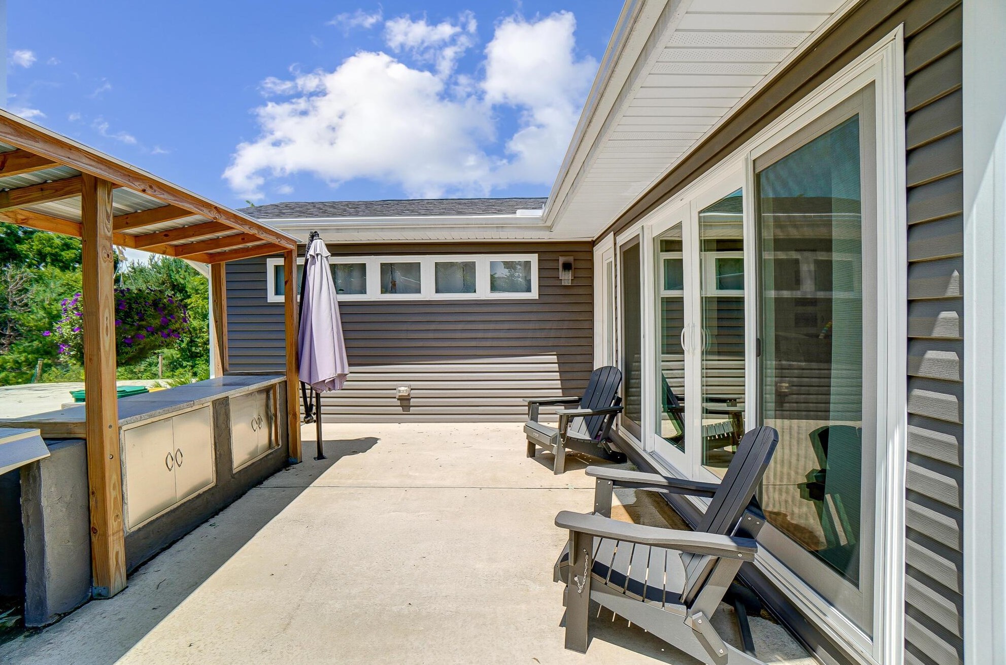 687 Shrine Rd, Springfield OH  45504-3955 exterior