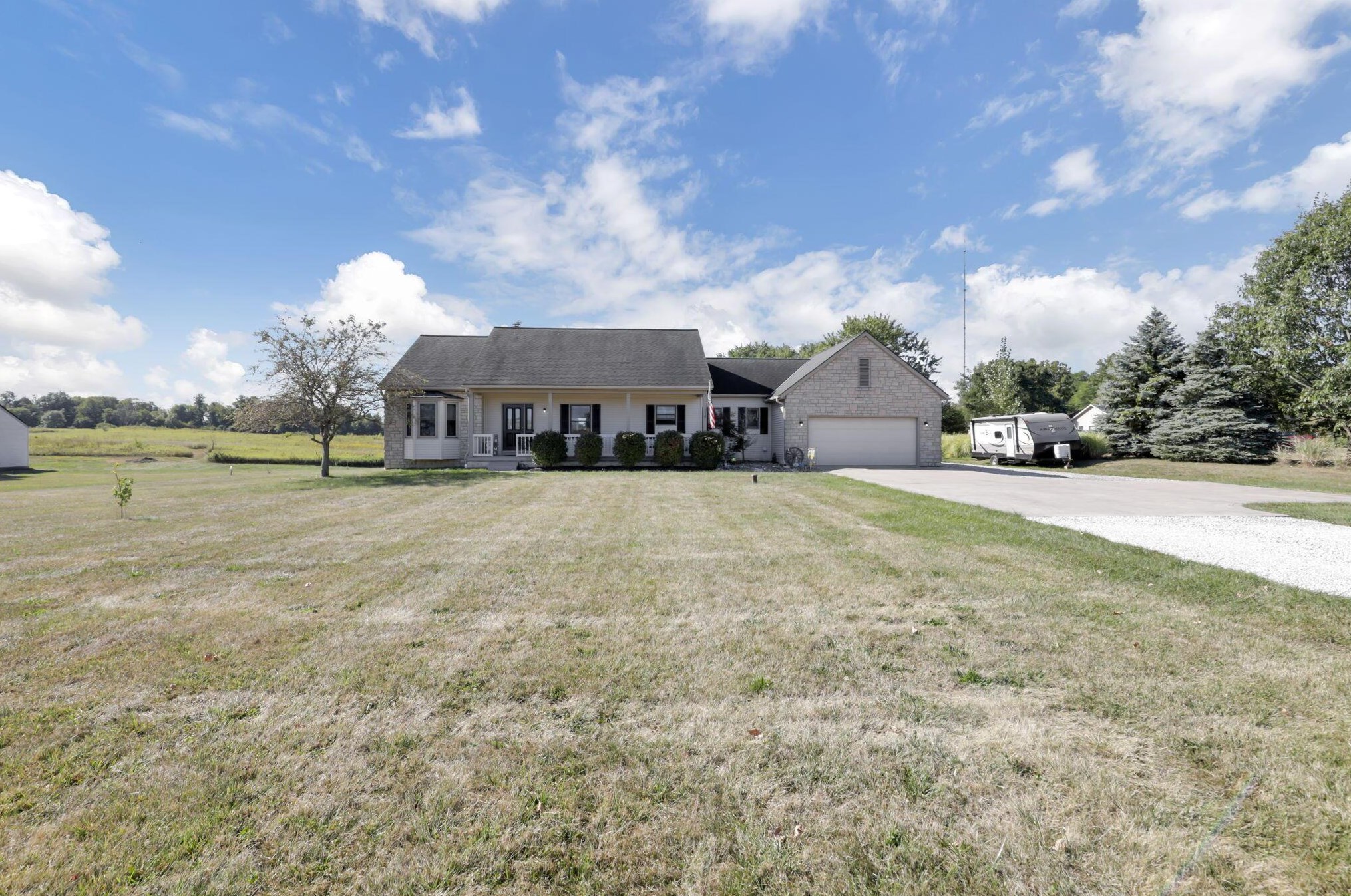 11261 Reussner Rd Sw, Pataskala, OH 43062