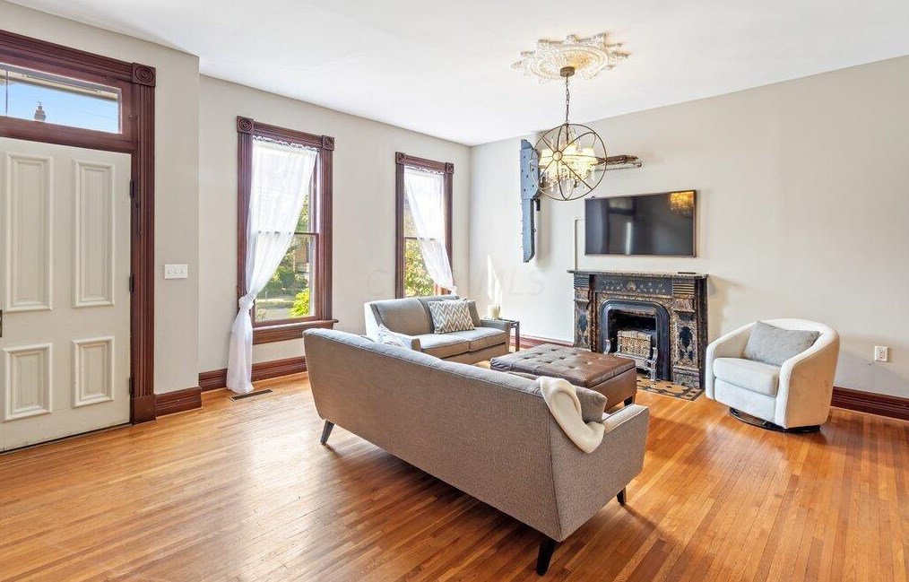 178 1st Ave, Columbus OH 43201-3490 exterior