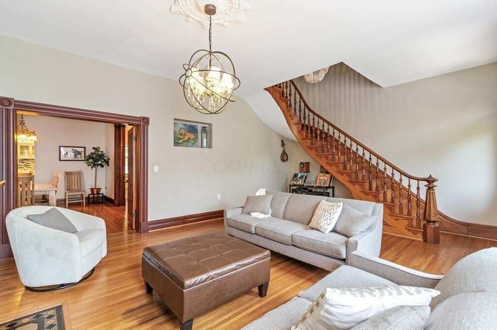 178 1st Ave, Columbus OH 43201-3490 exterior