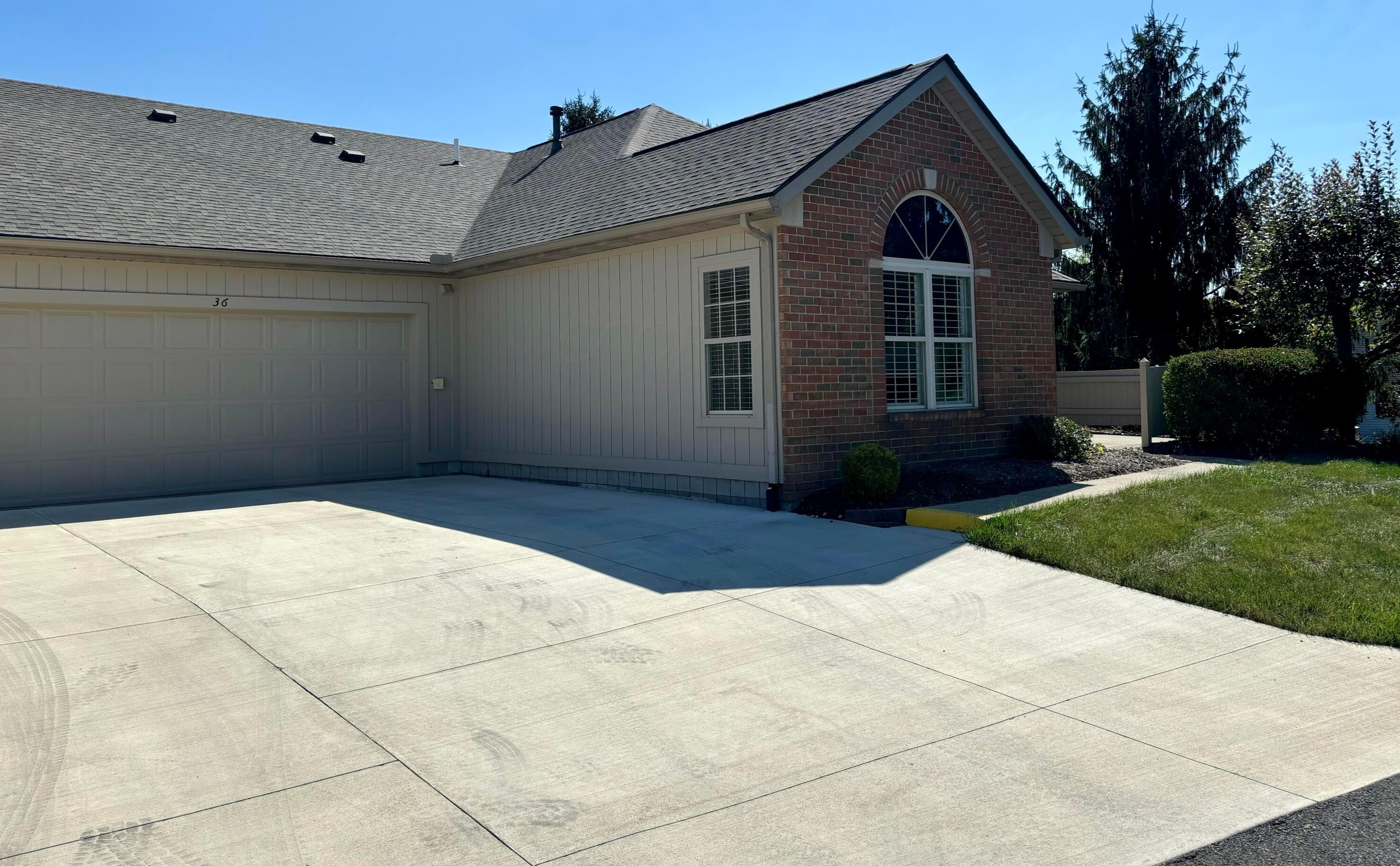 36 Woodberry Dr, Mount Vernon, OH 43050