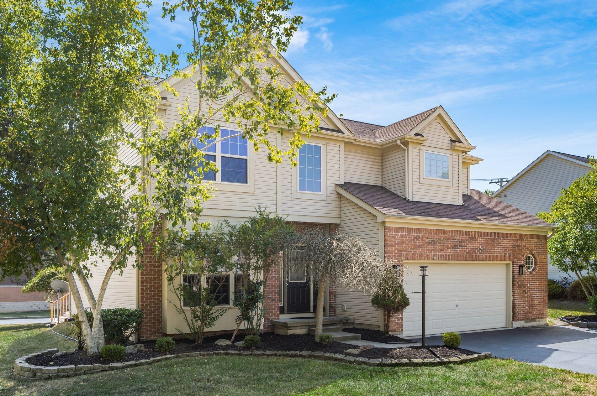 687 Manchester Cir S, Pickerington, OH 43147