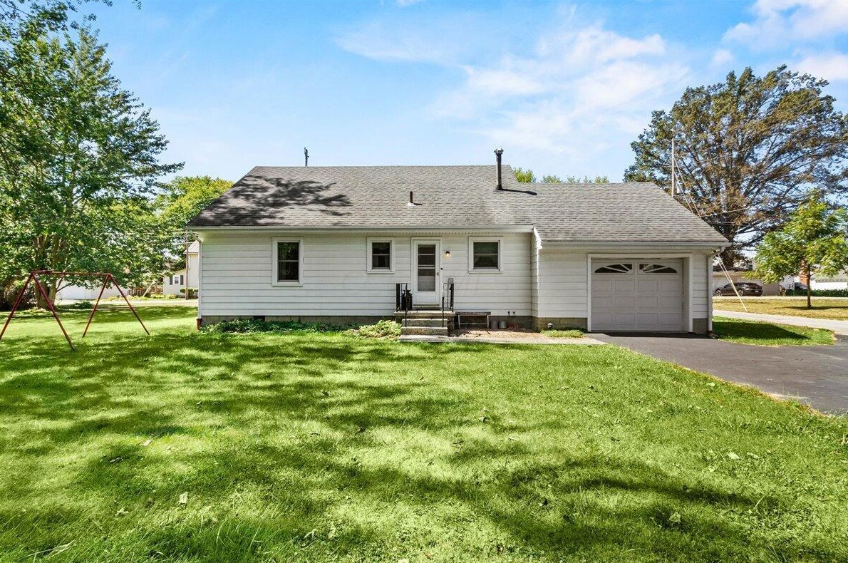 417 S High St, Green Camp, OH 43322