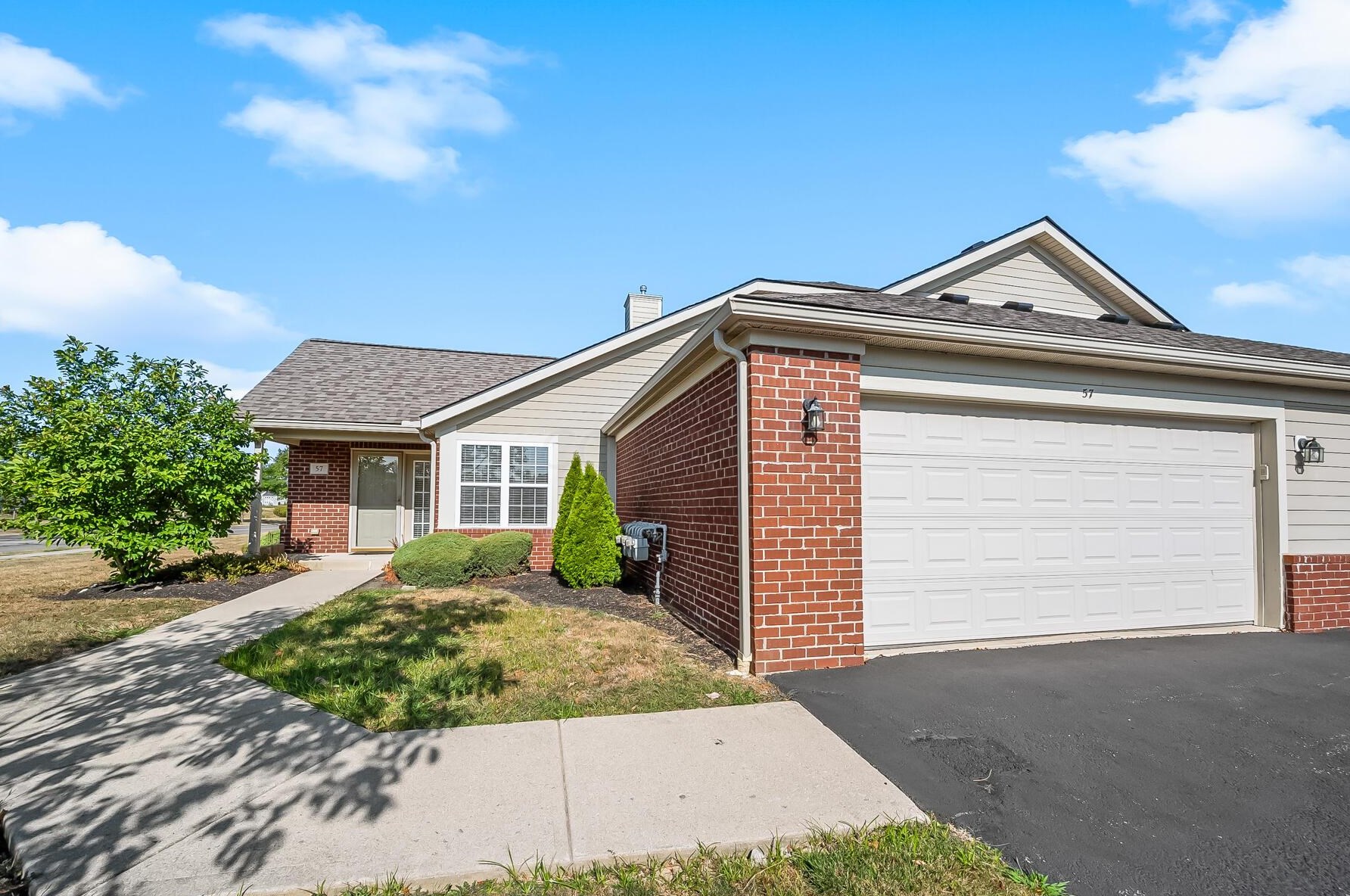 57 Greenhedge Cir, Delaware, OH 43015