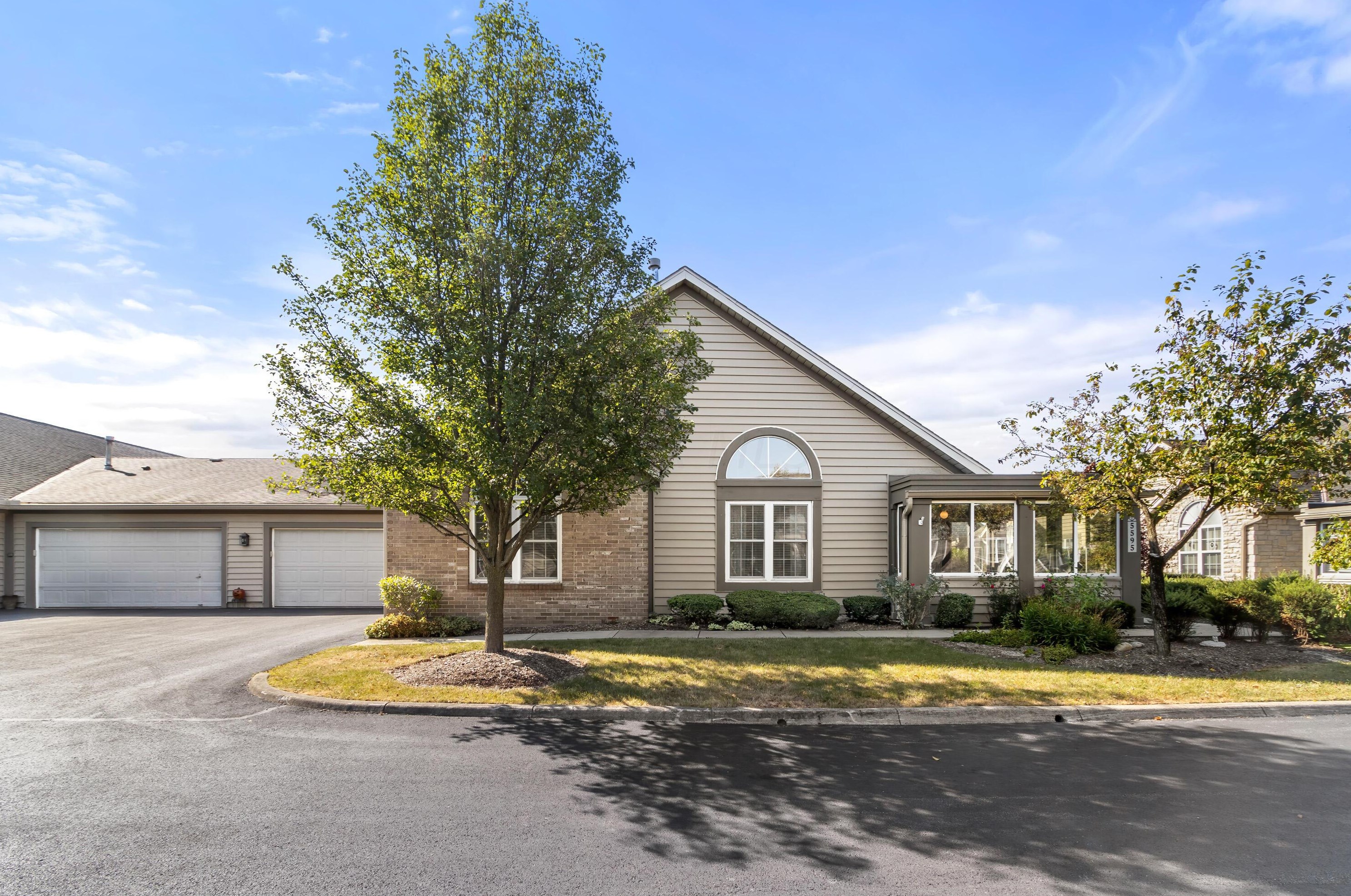 5595 Villa Gates Dr #5, Hilliard, OH 43026