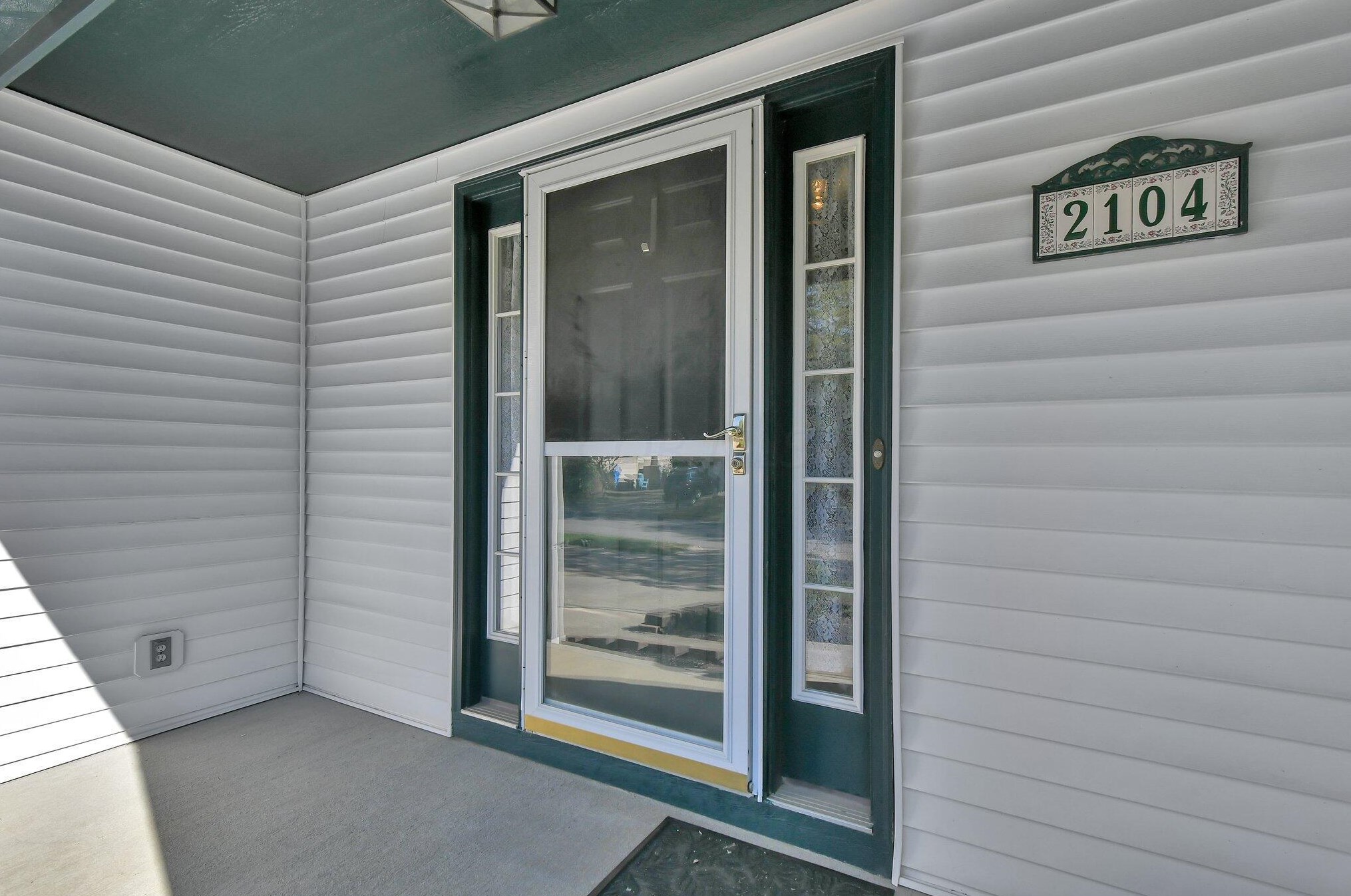 2104 Stargrass Ave, Darbydale, OH 43123-8579