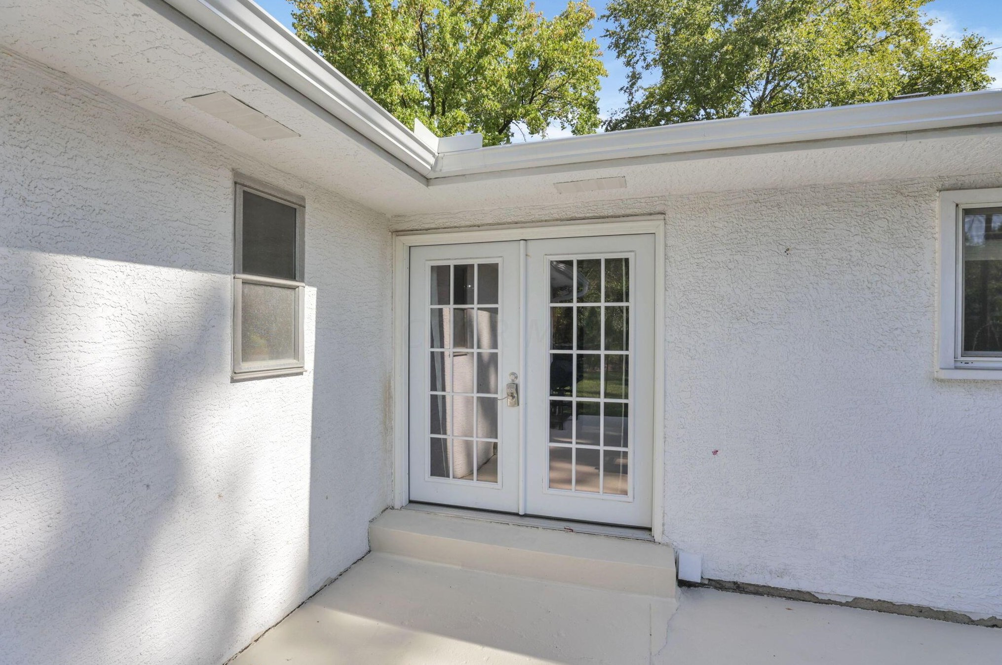 1771 Fishinger Rd, Columbus OH 43221-1351 exterior