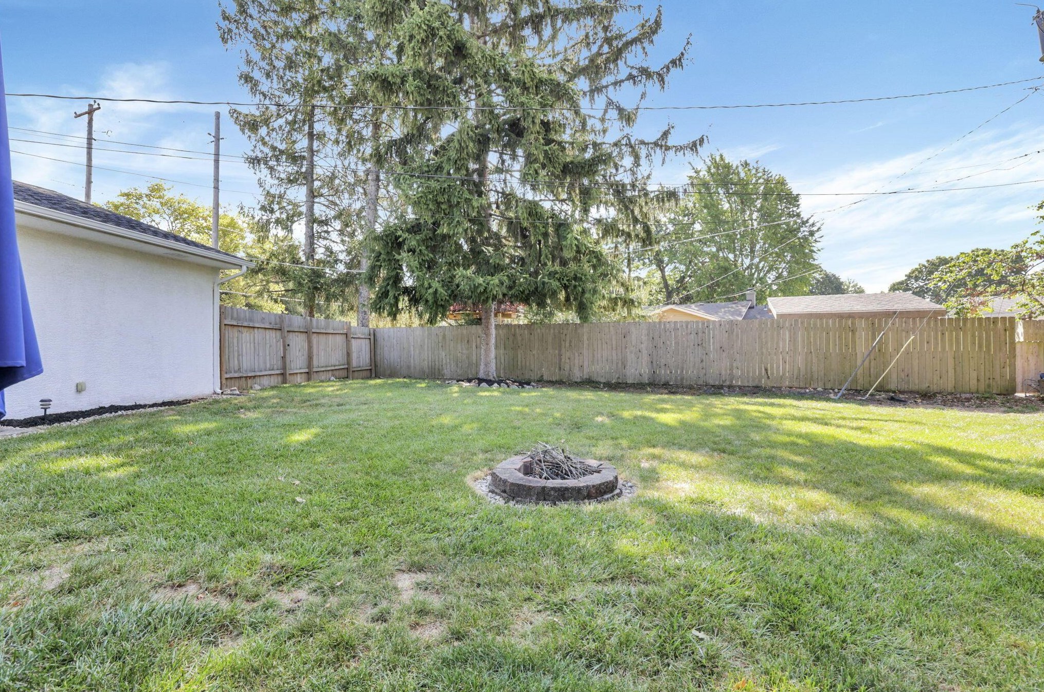 1771 Fishinger Rd, Columbus OH 43221-1351 exterior