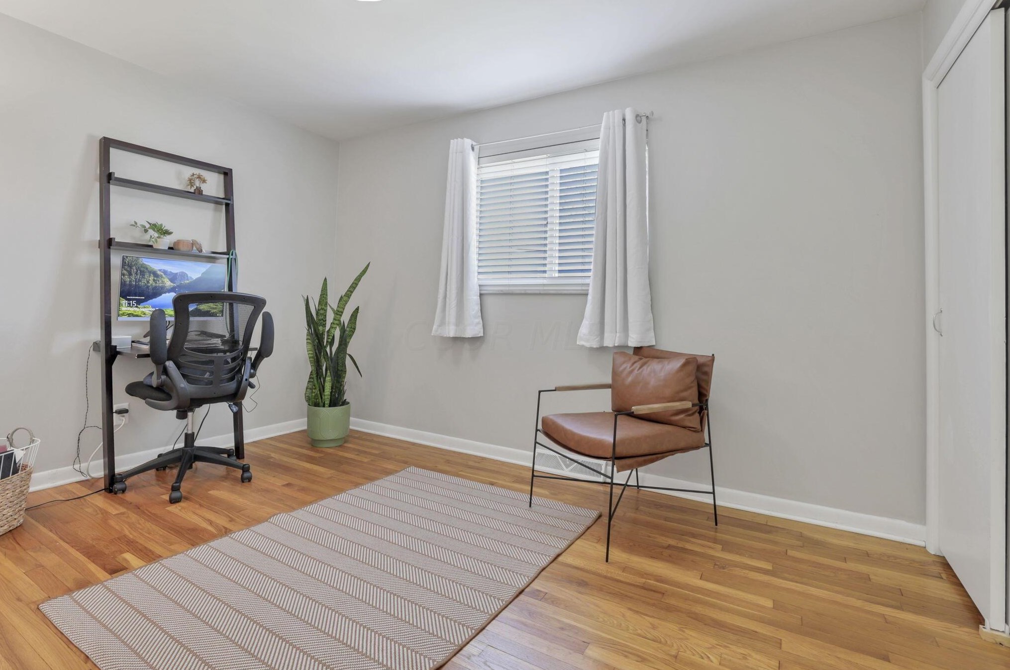 1771 Fishinger Rd, Columbus OH 43221-1351 exterior