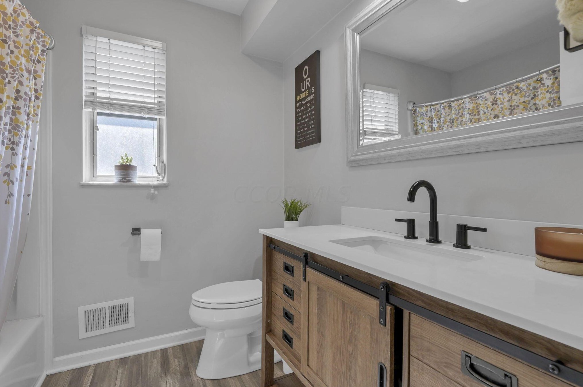 1771 Fishinger Rd, Columbus OH 43221-1351 exterior