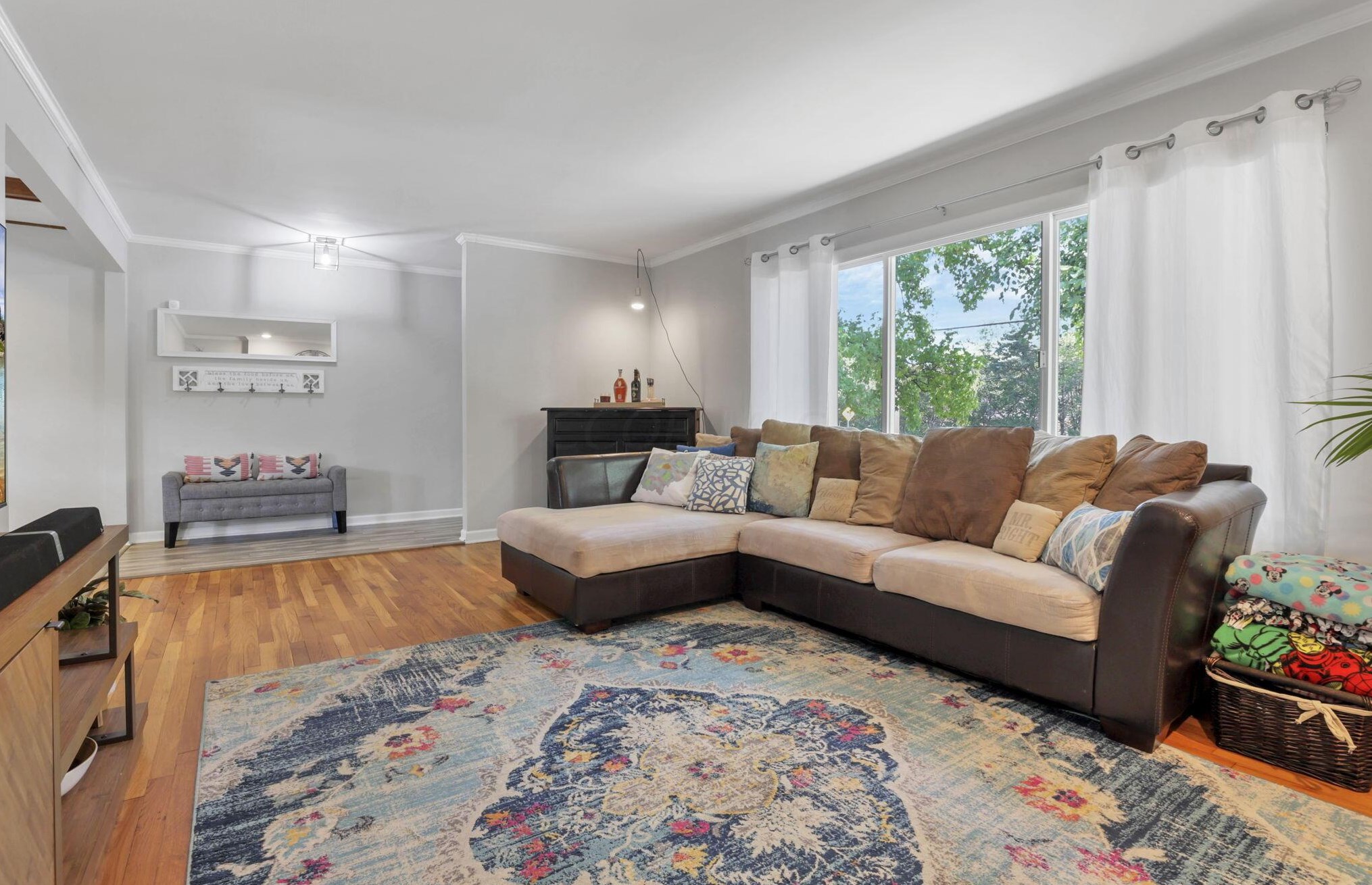 1771 Fishinger Rd, Columbus OH 43221-1351 exterior