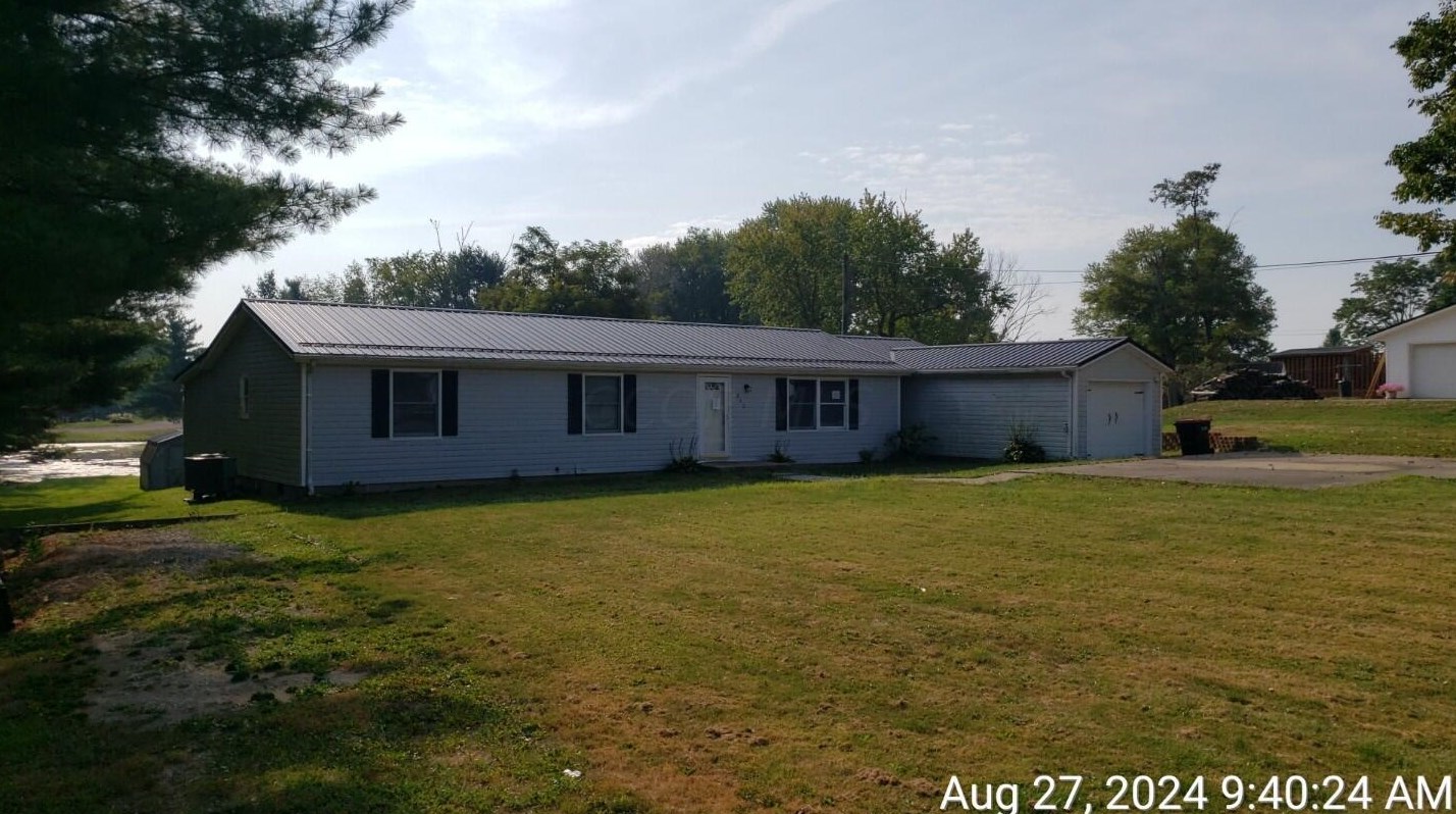 940 Locust Lake Cir, Zanesville, OH 43701