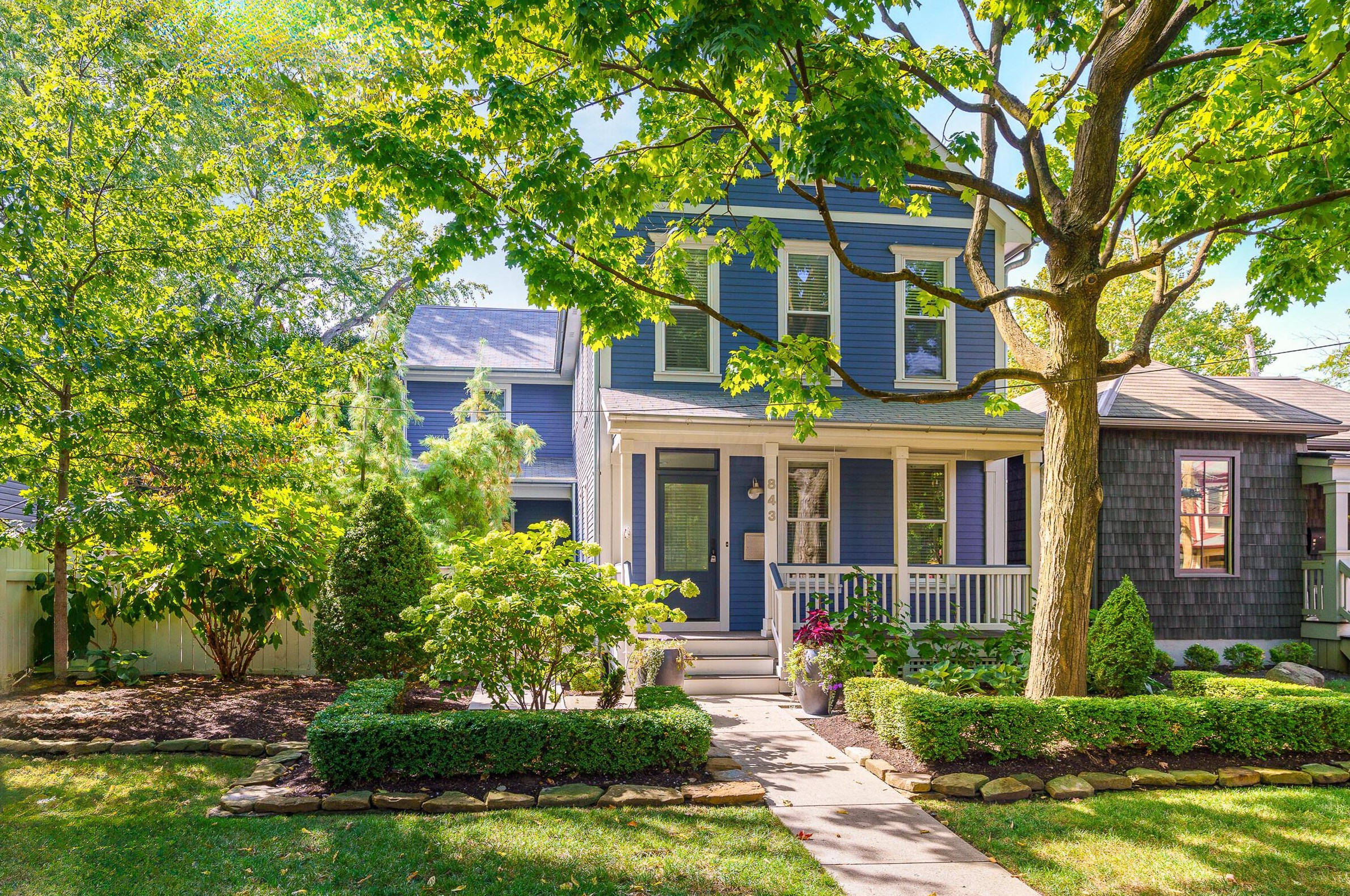 843 Hamlet St, Columbus, OH 43215-1537