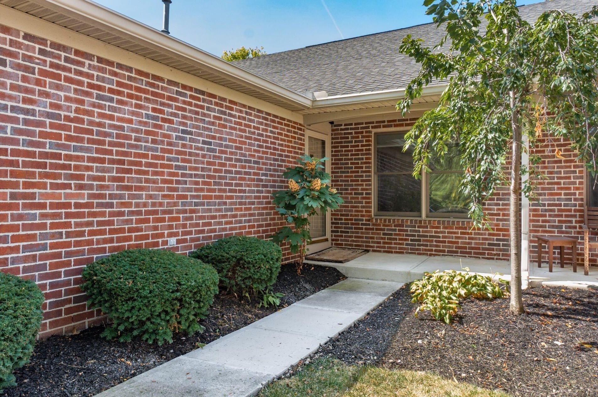 5541 Brighton Hill Ln, Dublin, OH 43016