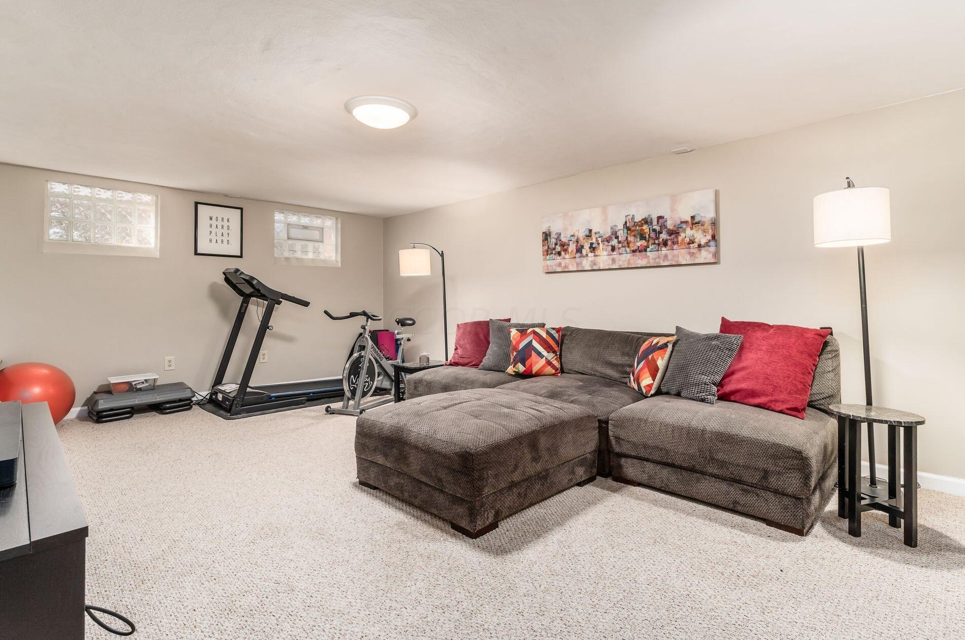 982 Roosevelt Ave, Columbus OH 43209-1559 exterior