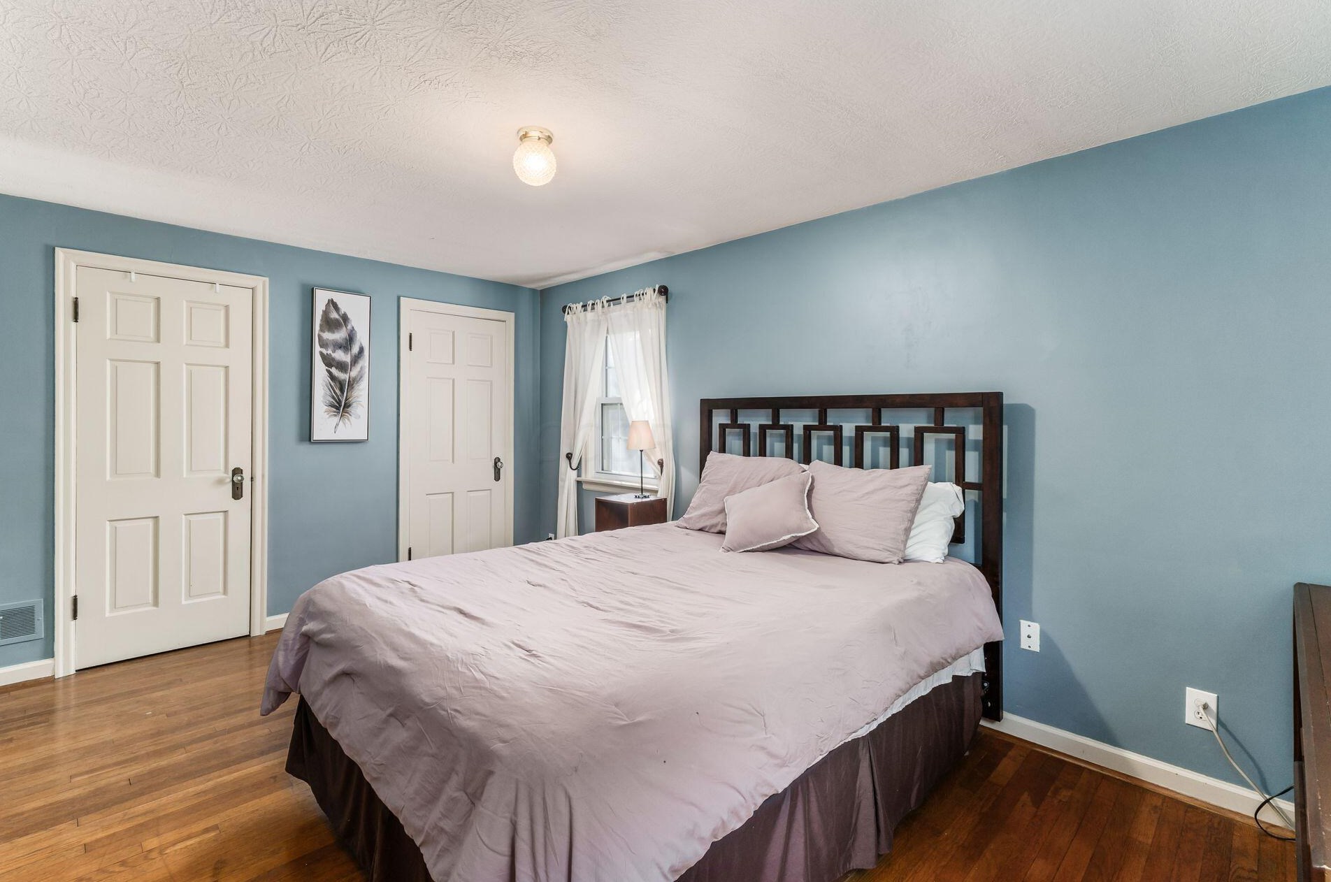 982 Roosevelt Ave, Columbus OH 43209-1559 exterior