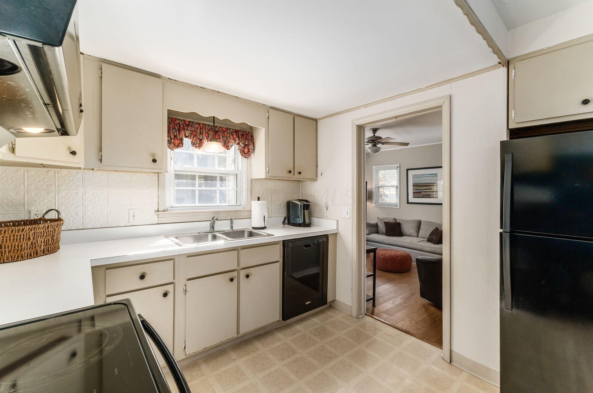 982 Roosevelt Ave, Columbus OH 43209-1559 exterior