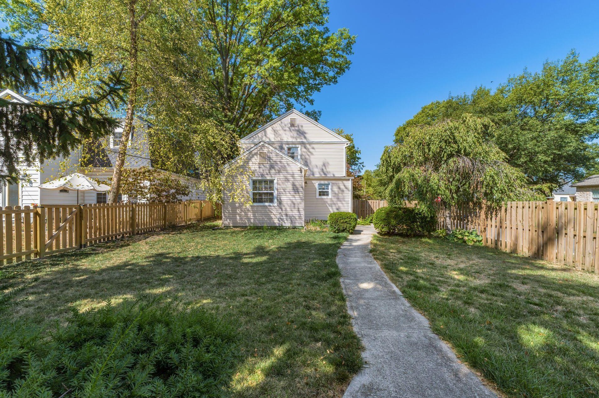 982 Roosevelt Ave, Columbus OH 43209-1559 exterior