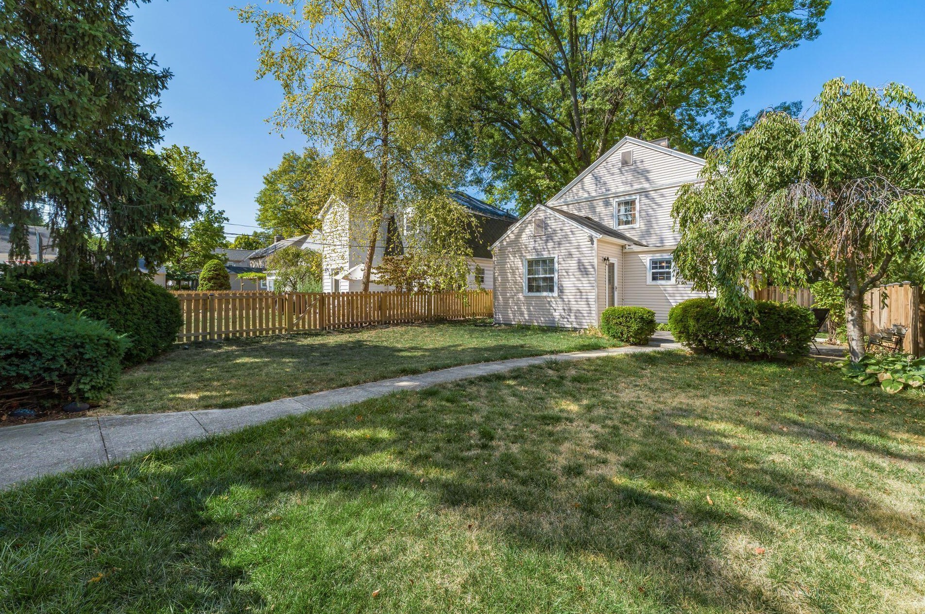 982 Roosevelt Ave, Columbus OH 43209-1559 exterior