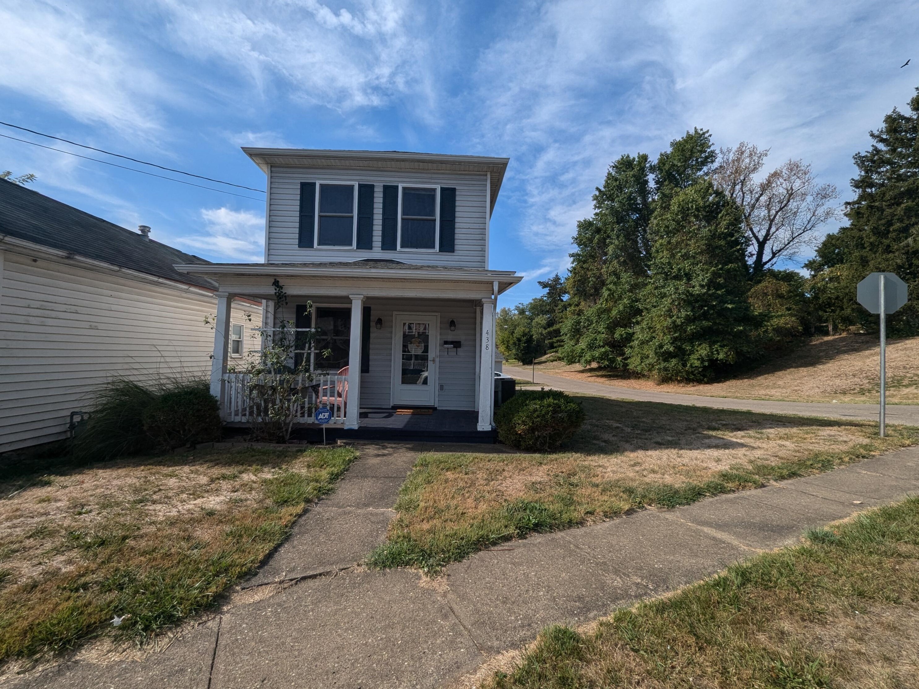 438 Forest Ave, Zanesville, OH 43701