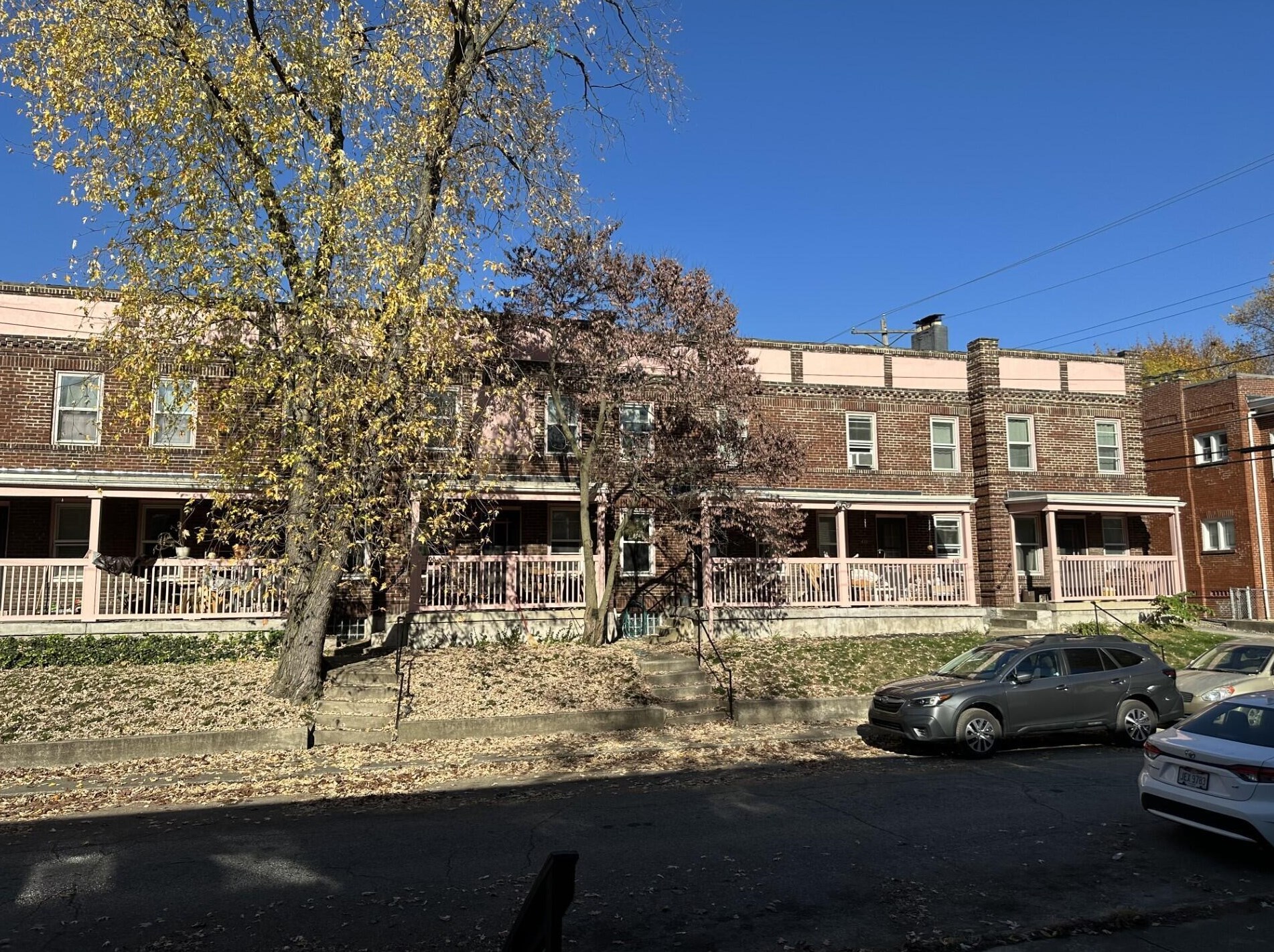 2054 4th St, Columbus, OH 43201-1327