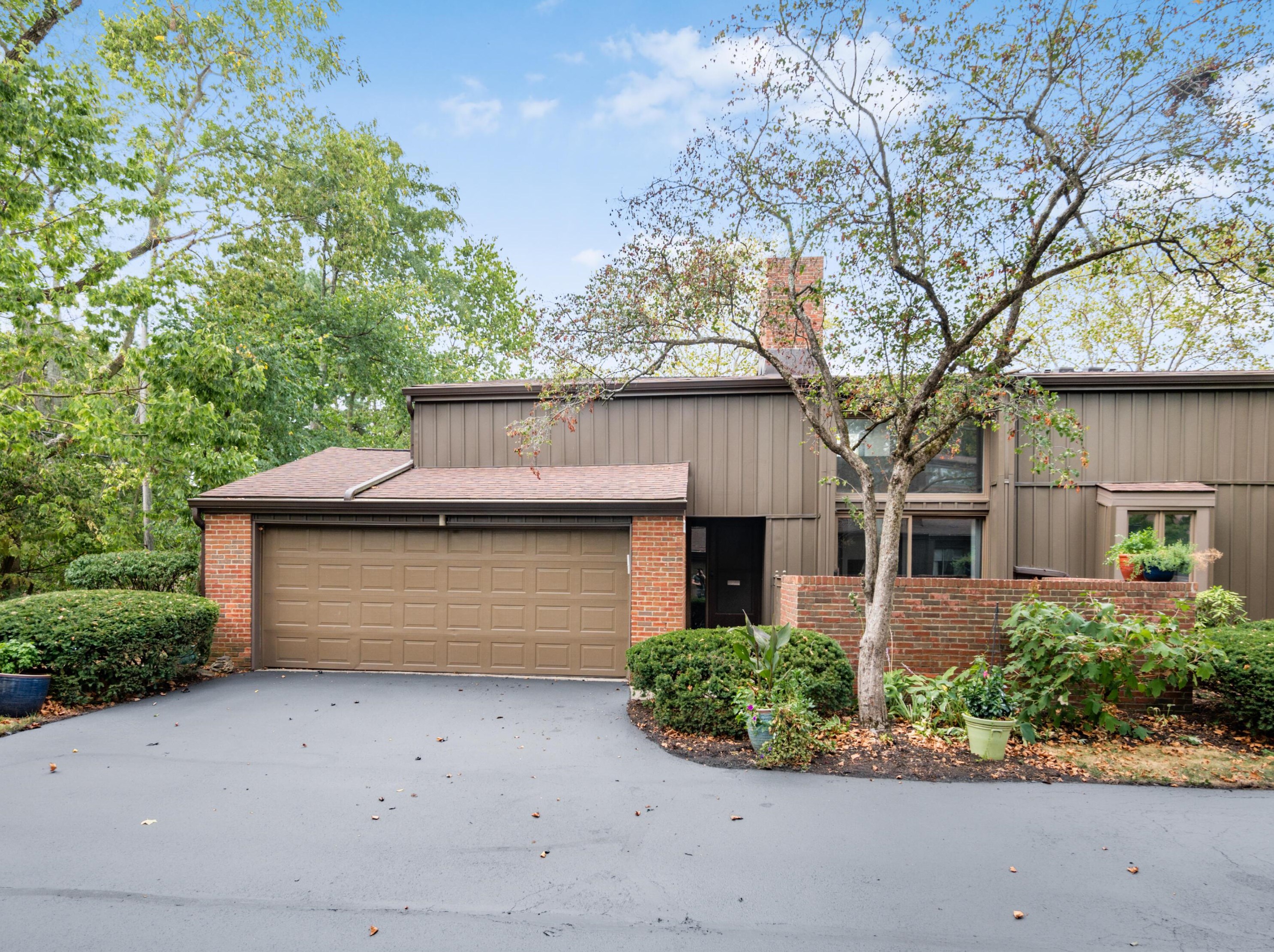 105 Glen Dr, Sharon Township, OH 43085