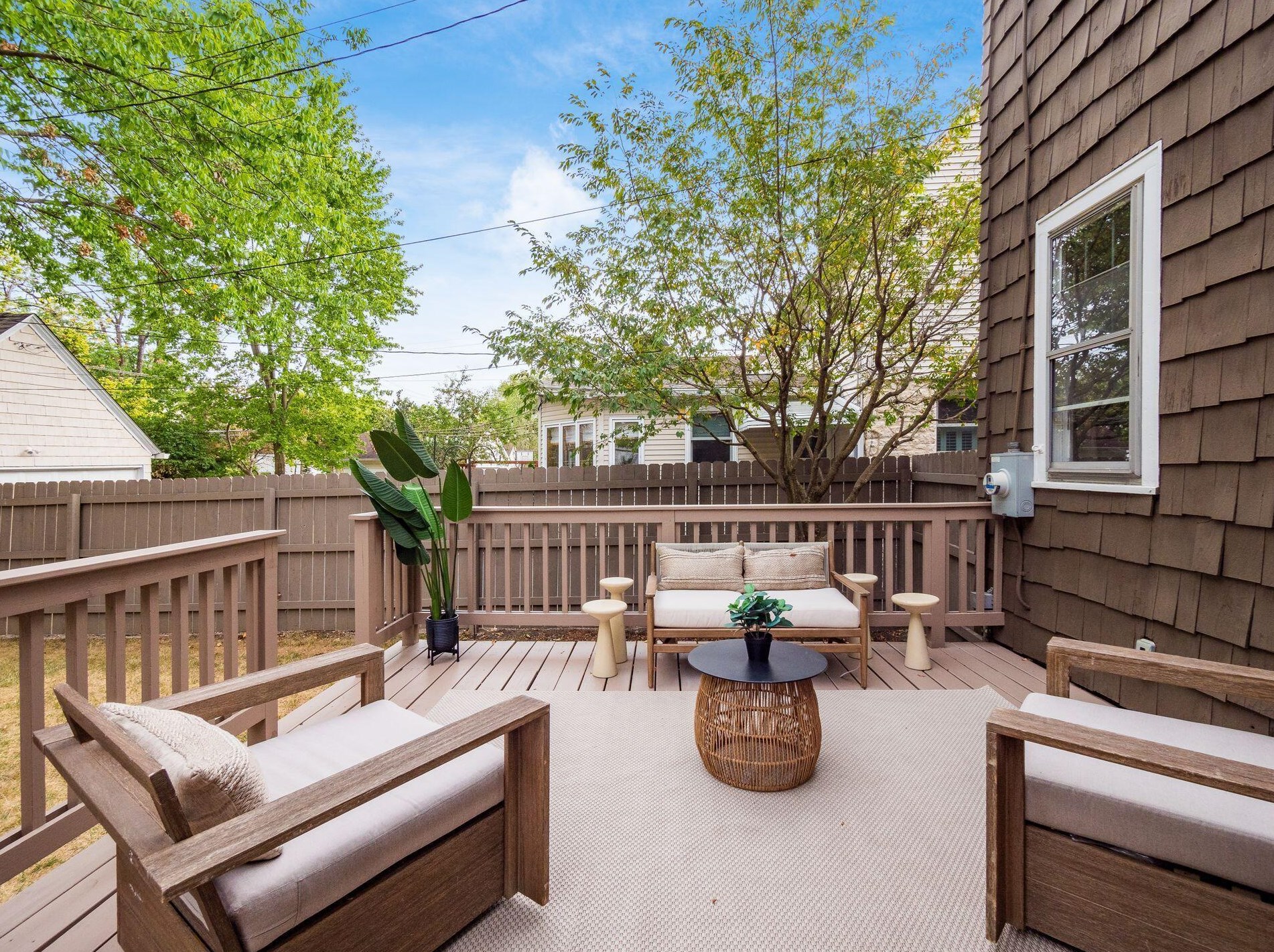 46 Remington Rd, Columbus OH 43209-2458 exterior