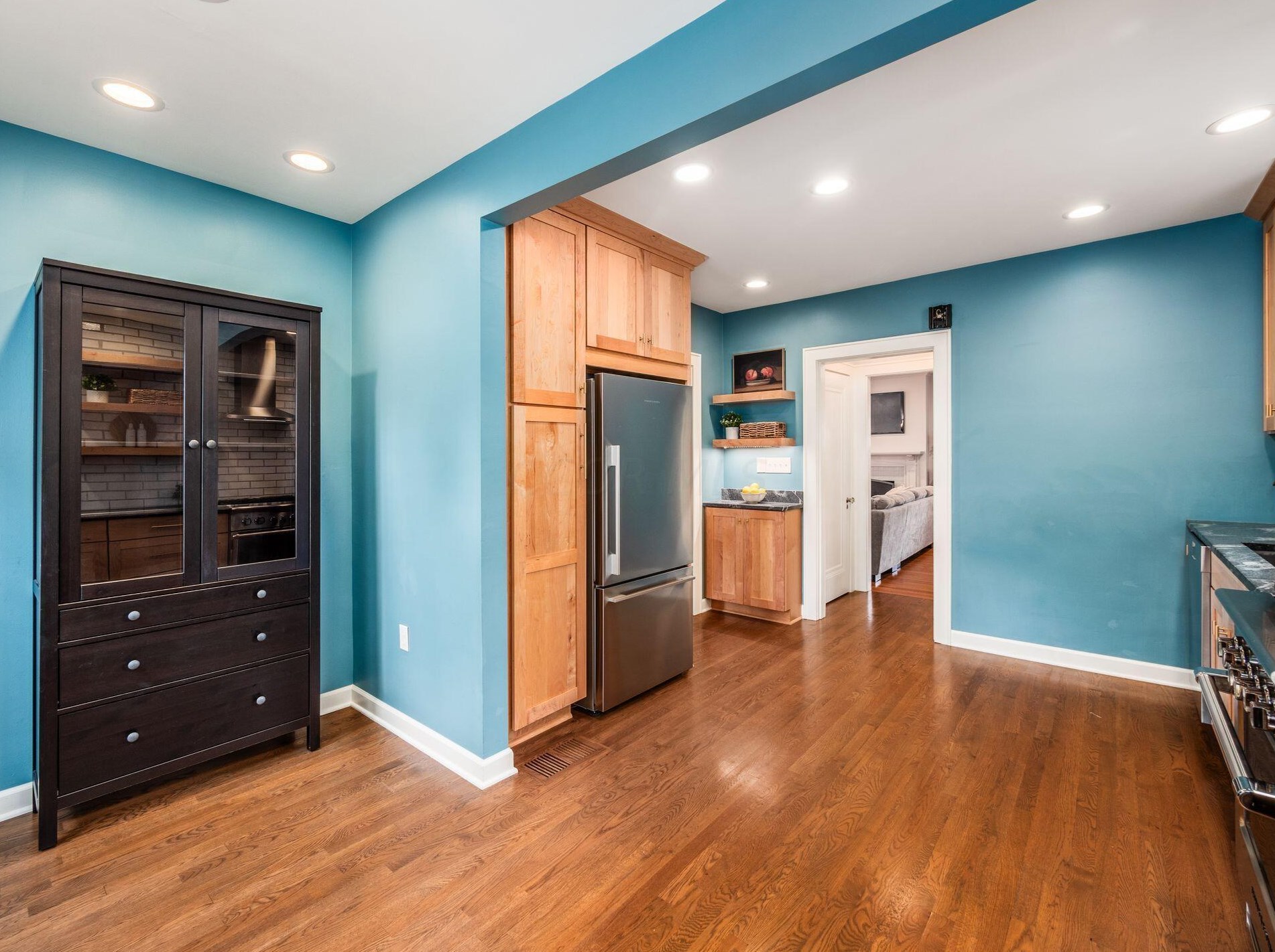 46 Remington Rd, Columbus OH 43209-2458 exterior