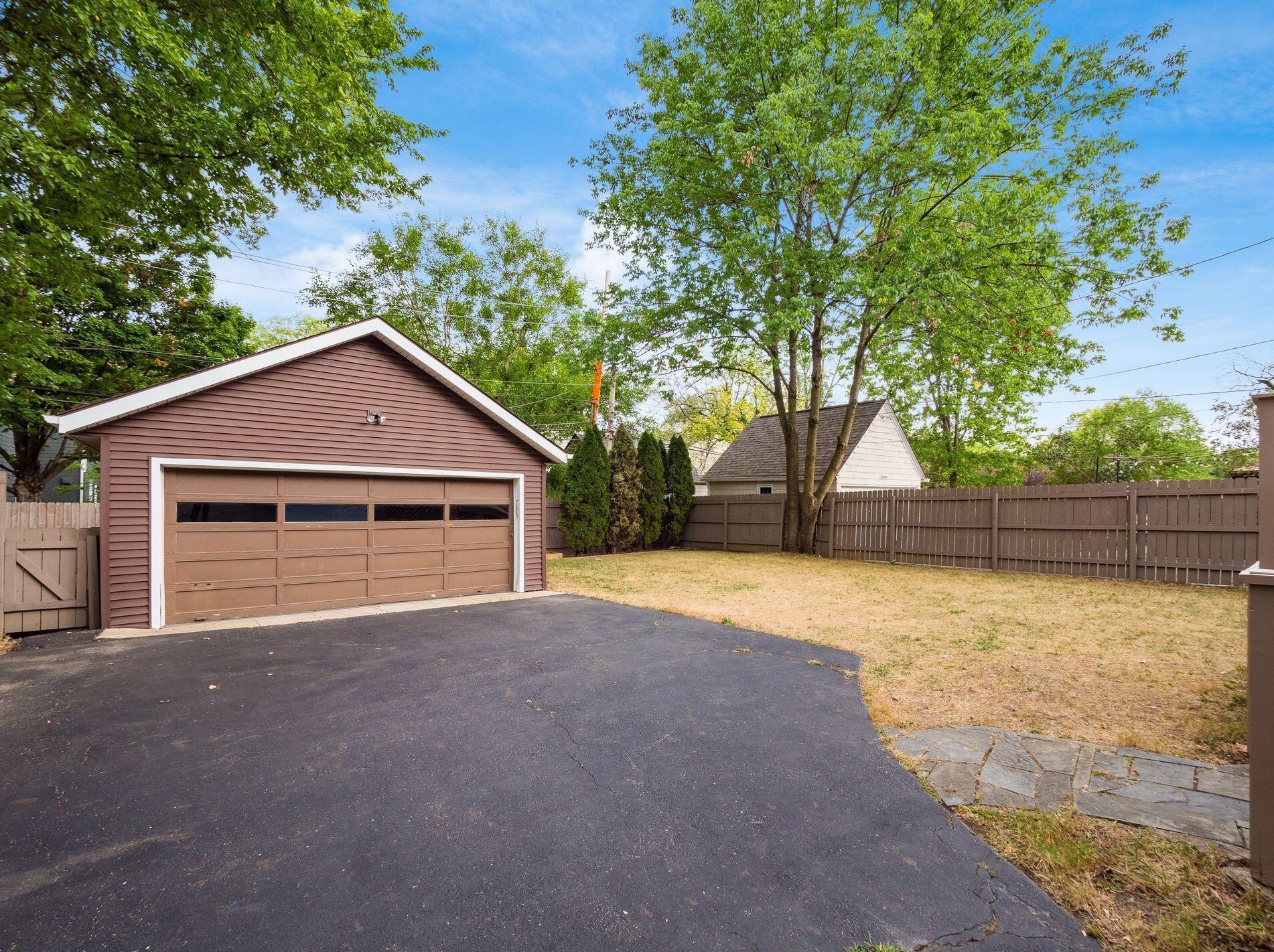 46 Remington Rd, Columbus OH 43209-2458 exterior