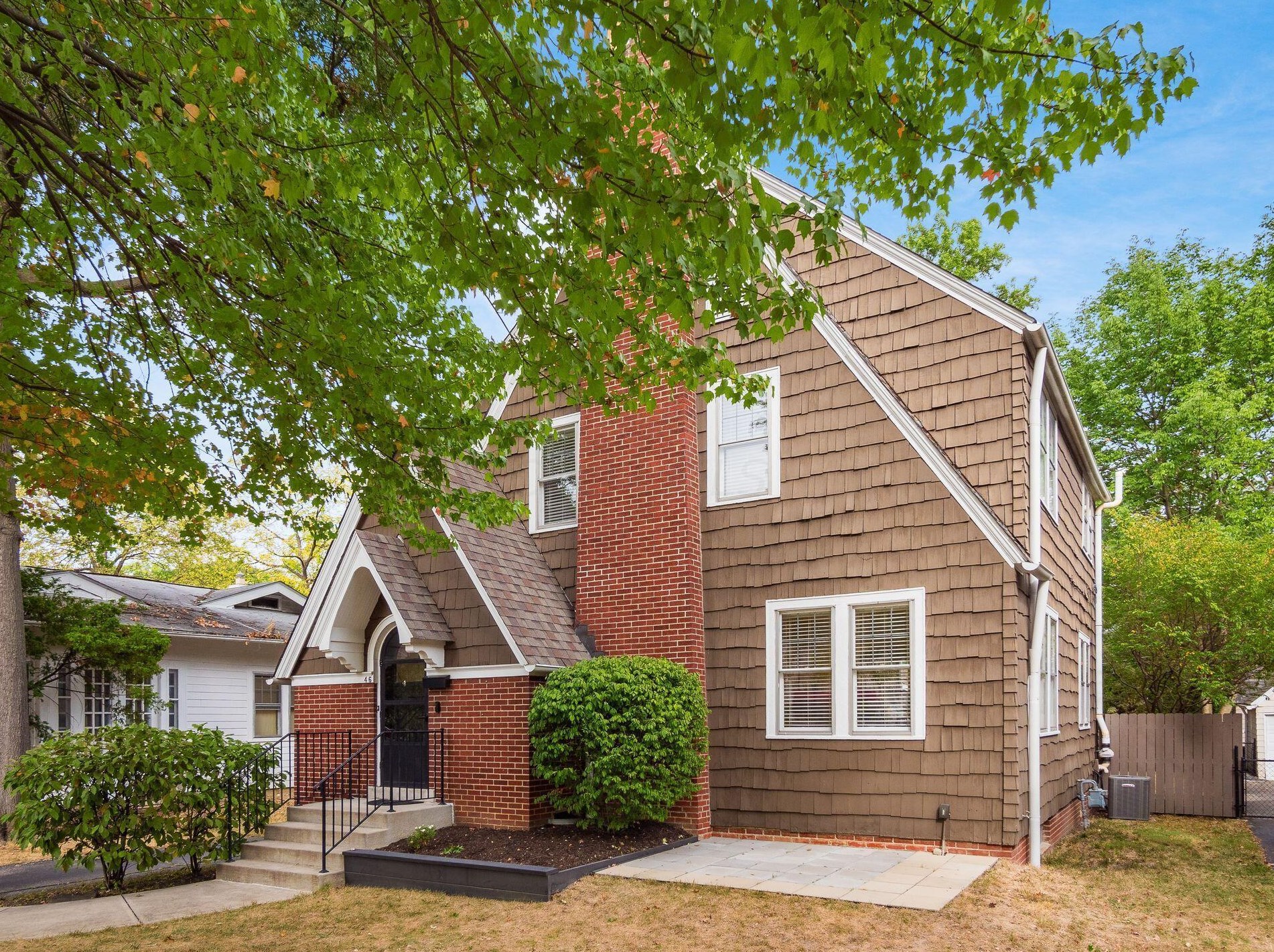 46 Remington Rd, Columbus OH 43209-2458 exterior