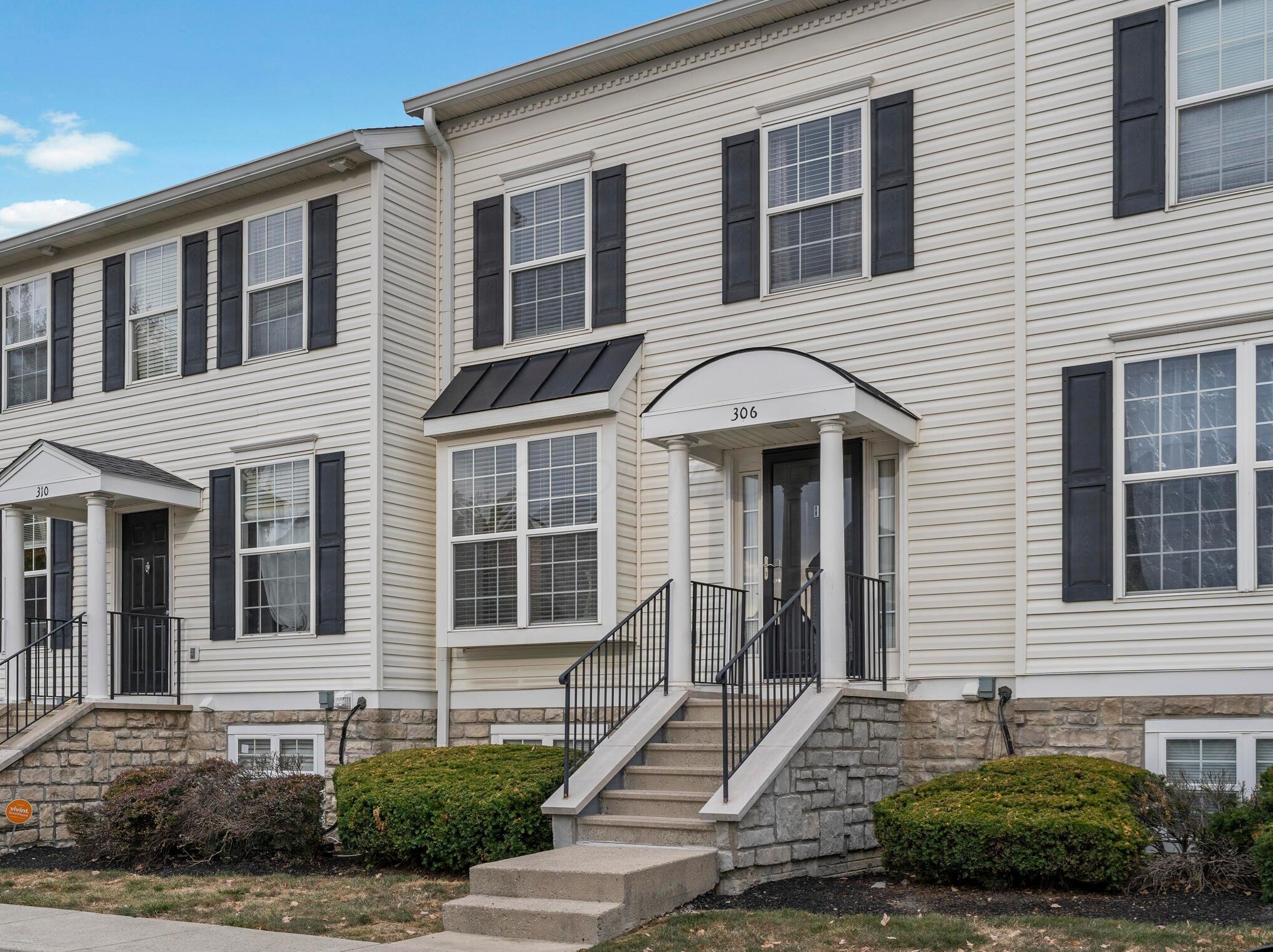 306 Shadbush Dr, Blacklick, OH 43004